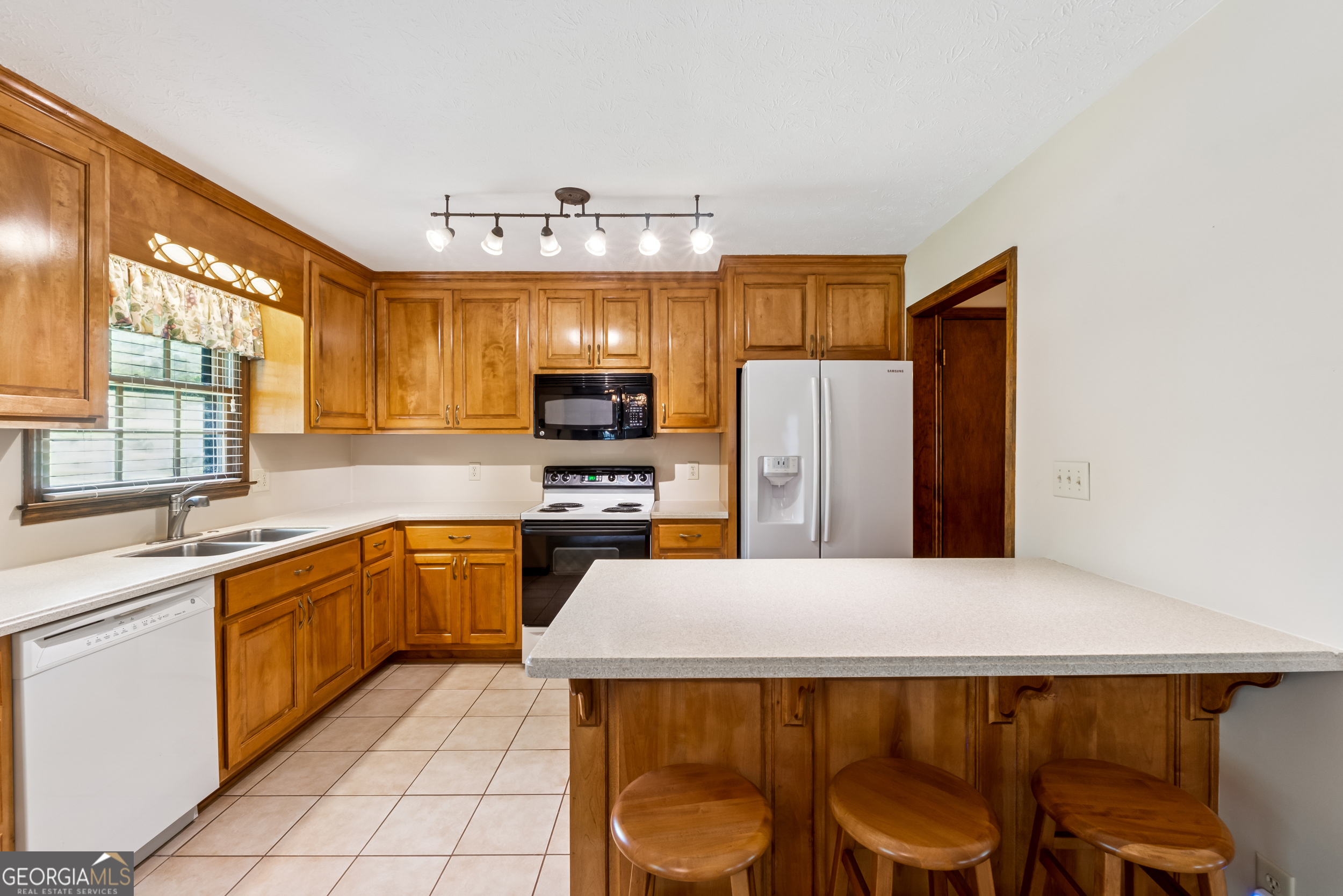 2270 Dinsmore Road Property Photo 13