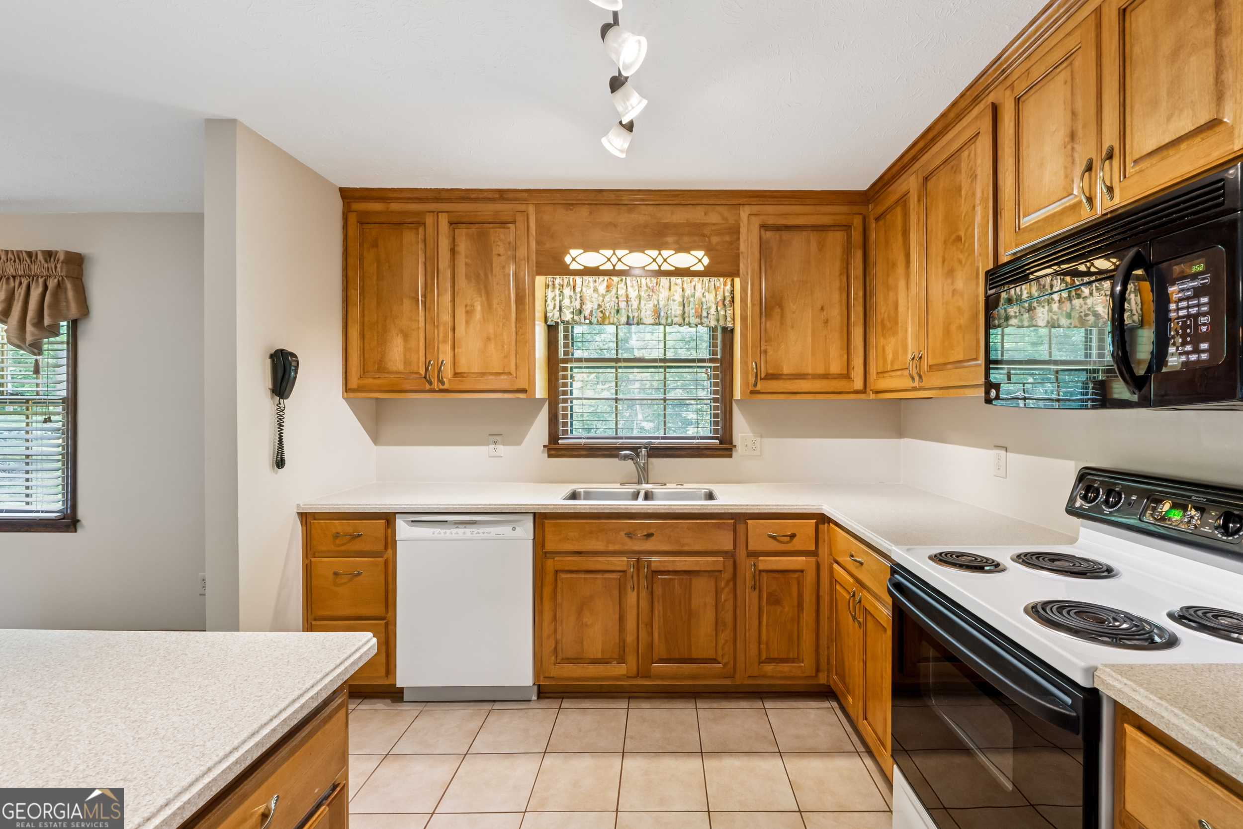 2270 Dinsmore Road Property Photo 14