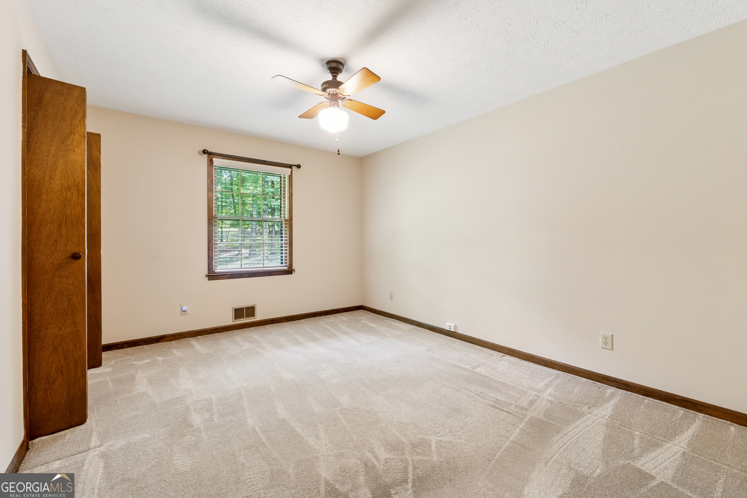 2270 Dinsmore Road Property Photo 16