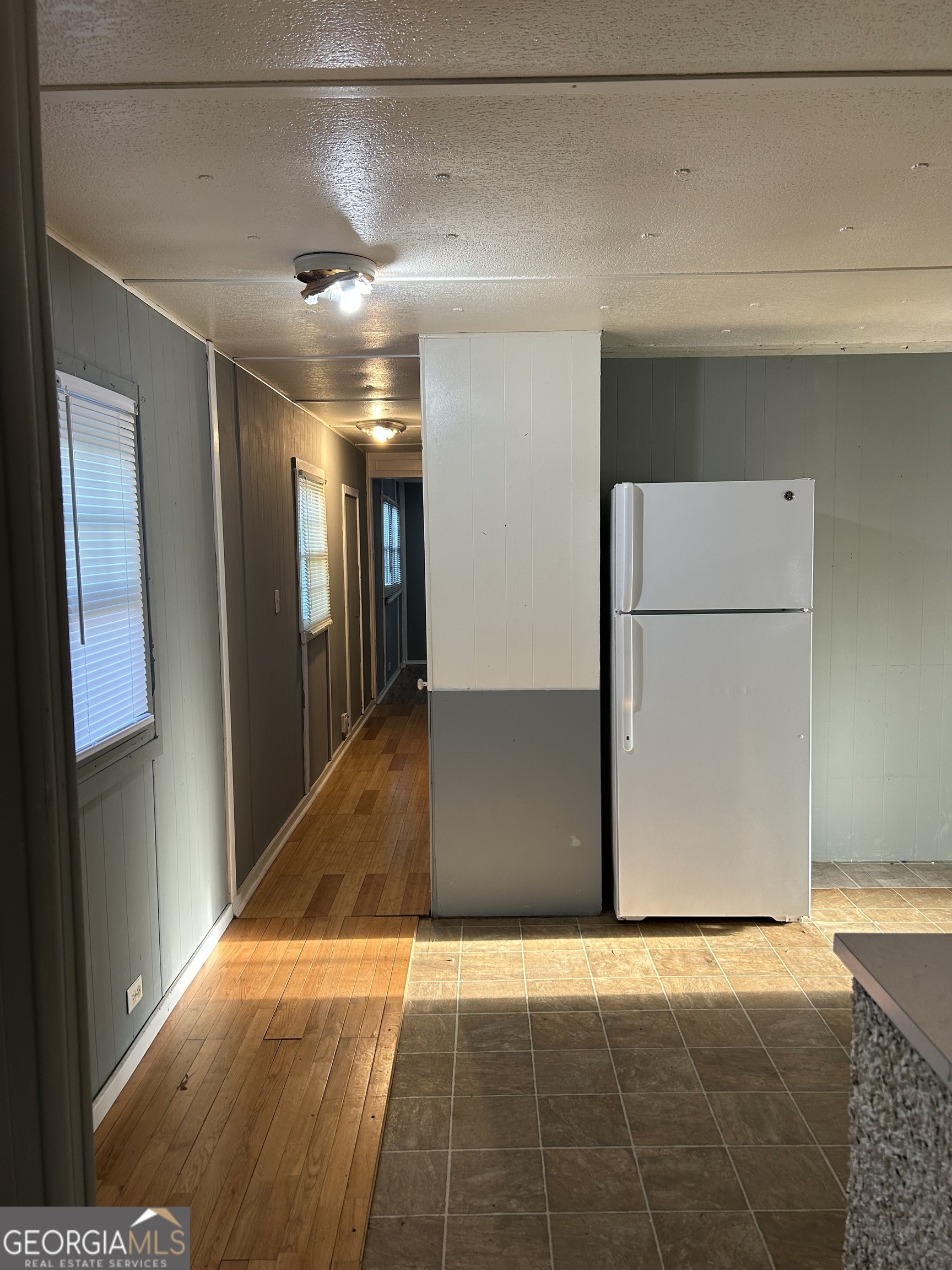 4 Skyland Drive W Property Photo 4