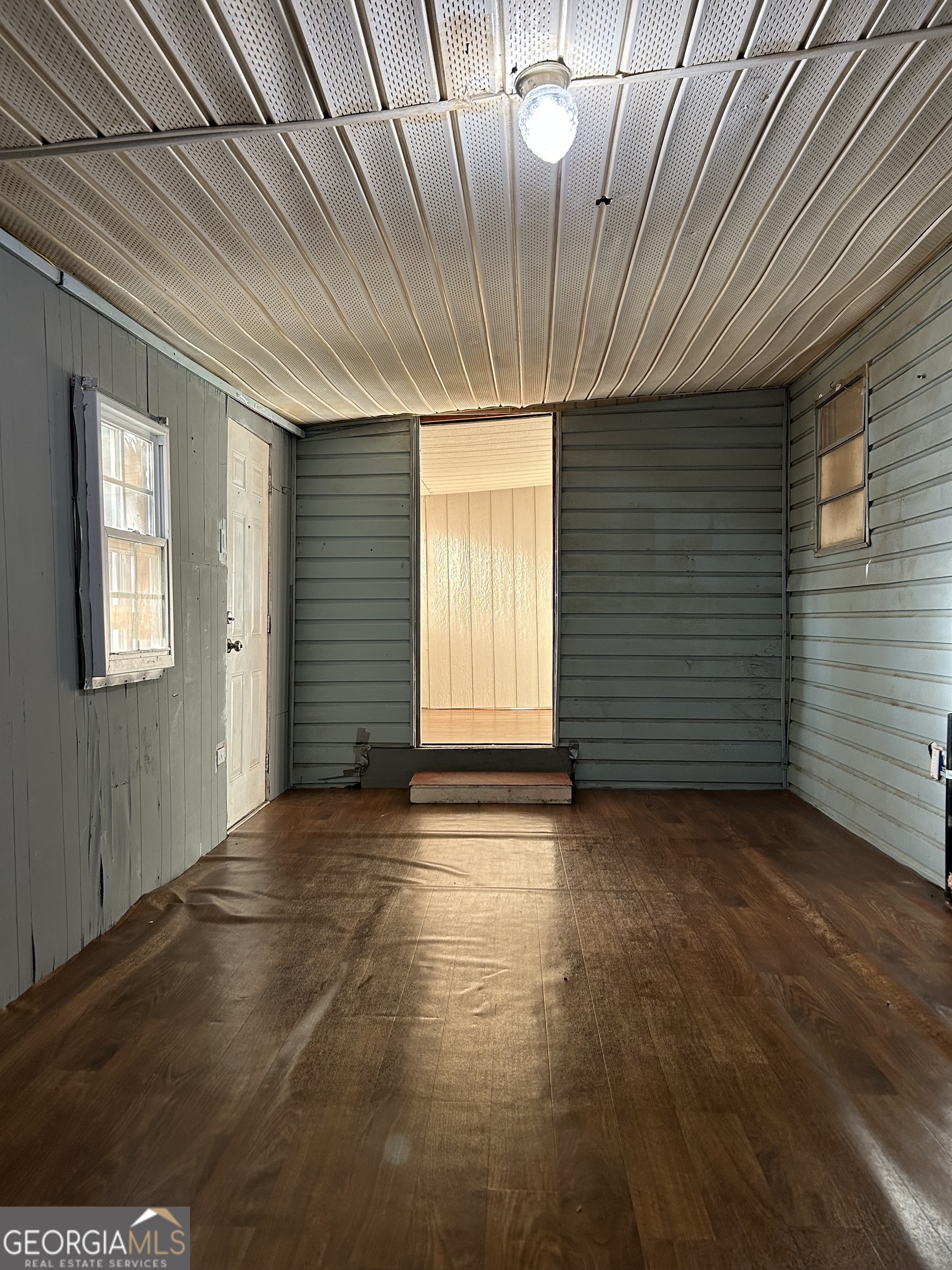4 Skyland Drive W Property Photo 6