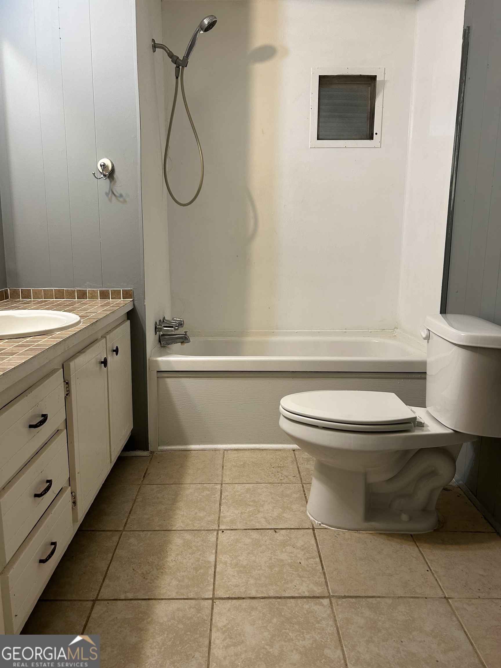 4 Skyland Drive W Property Photo 8