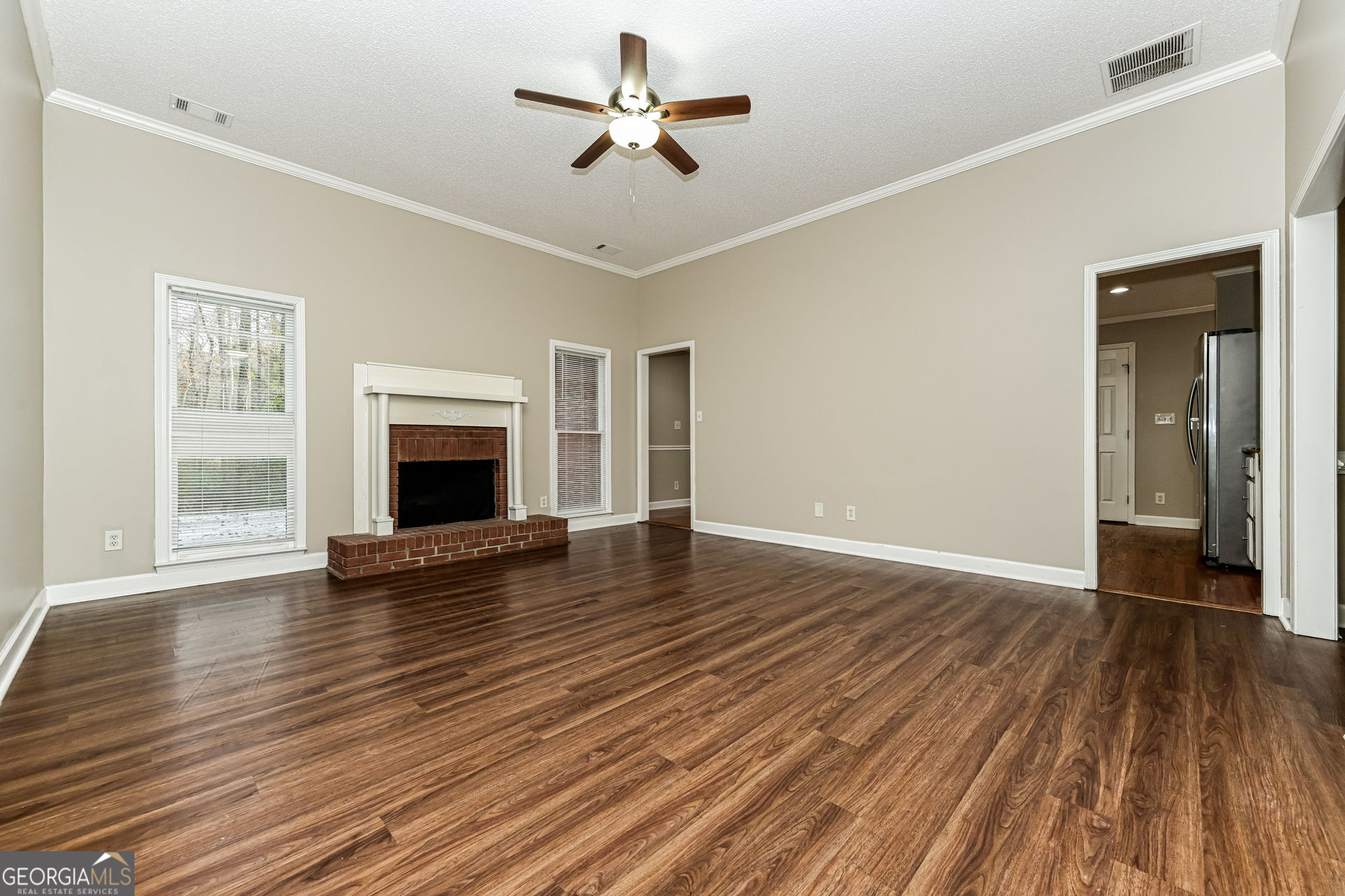 100 Red Maple Drive Property Photo 3