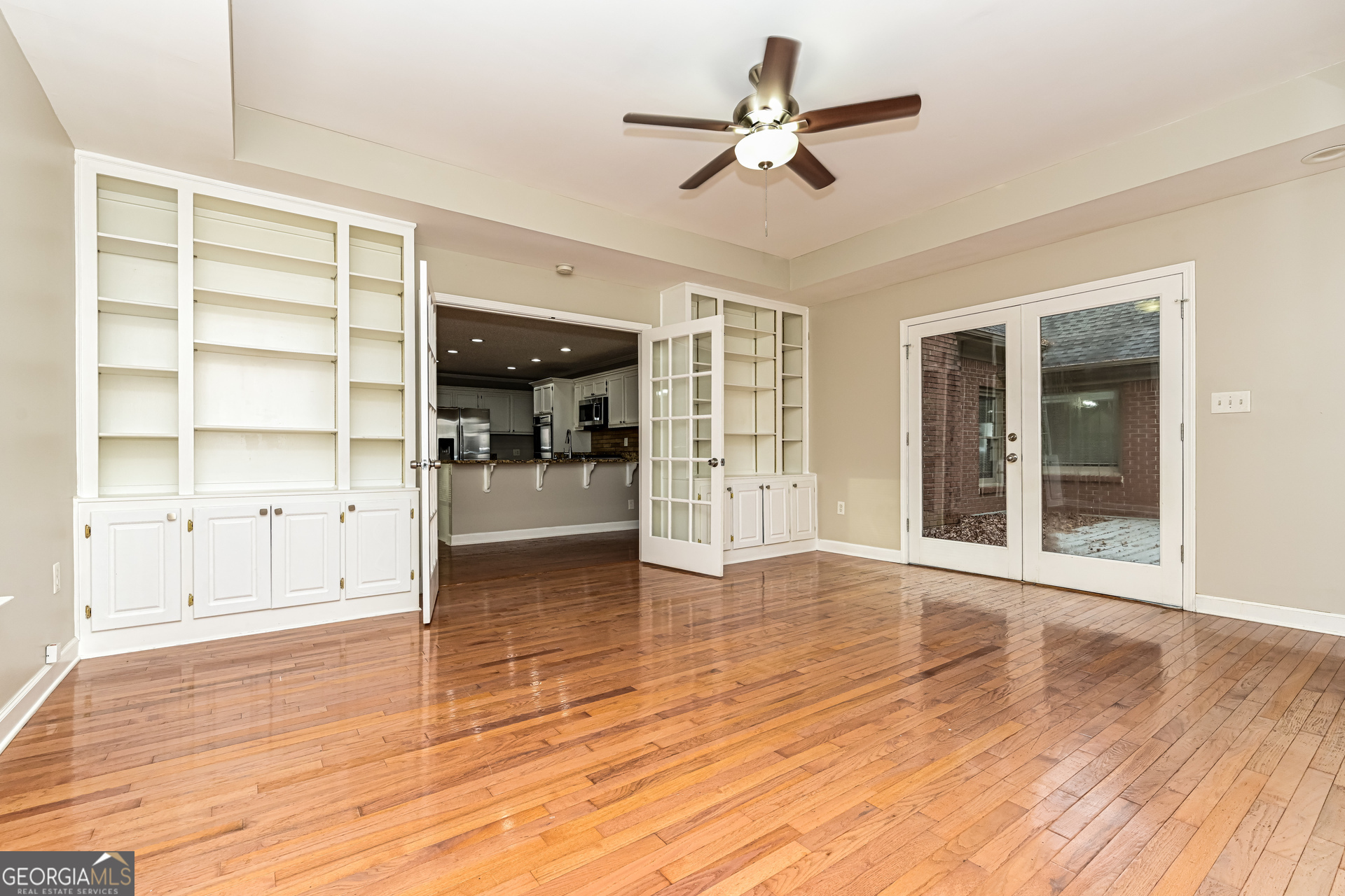 100 Red Maple Drive Property Photo 5