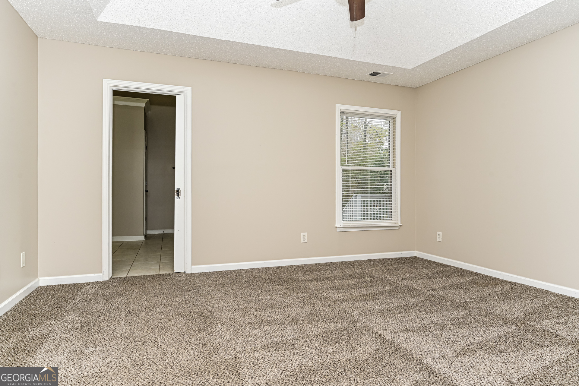100 Red Maple Drive Property Photo 8