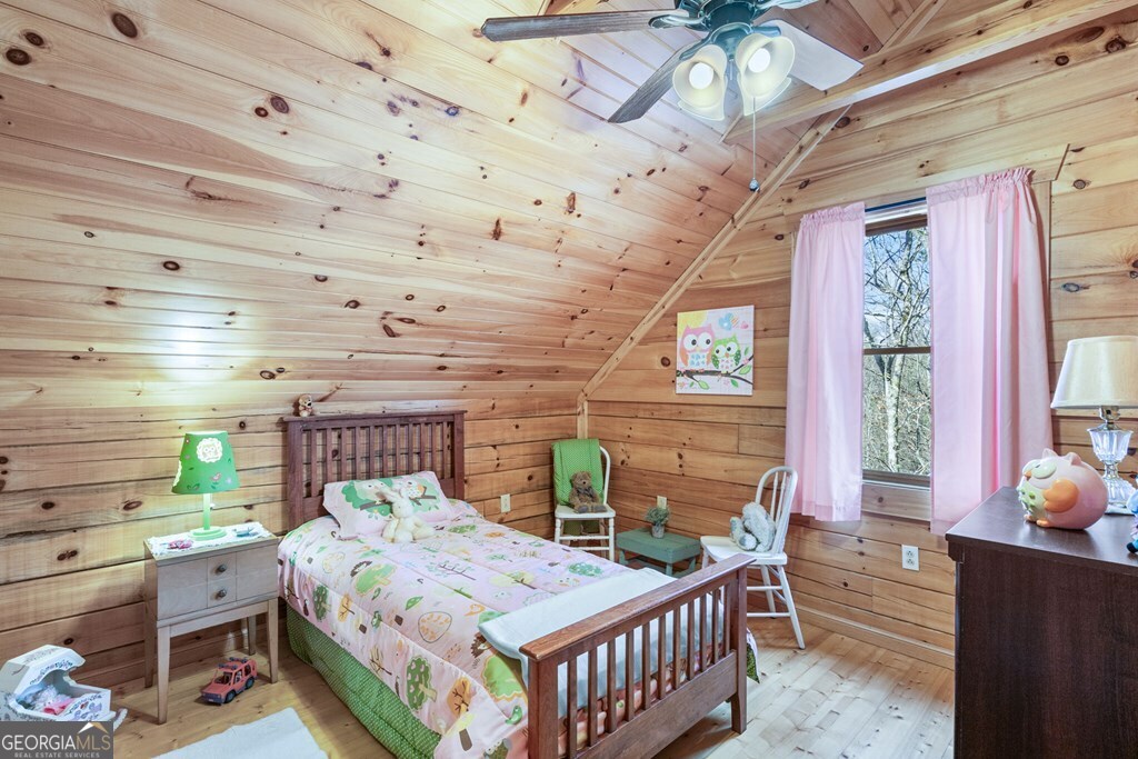 488 Smith Road Property Photo 9