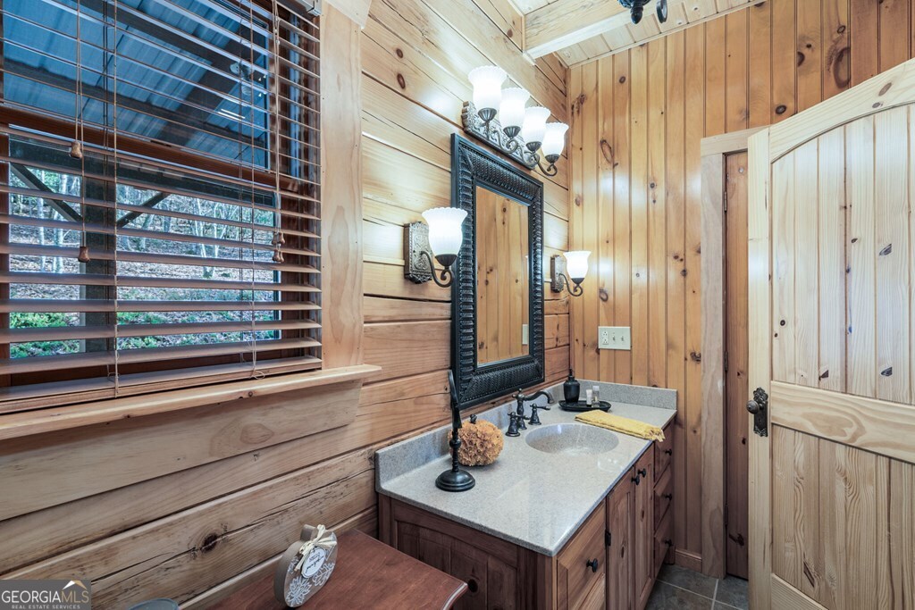488 Smith Road Property Photo 17