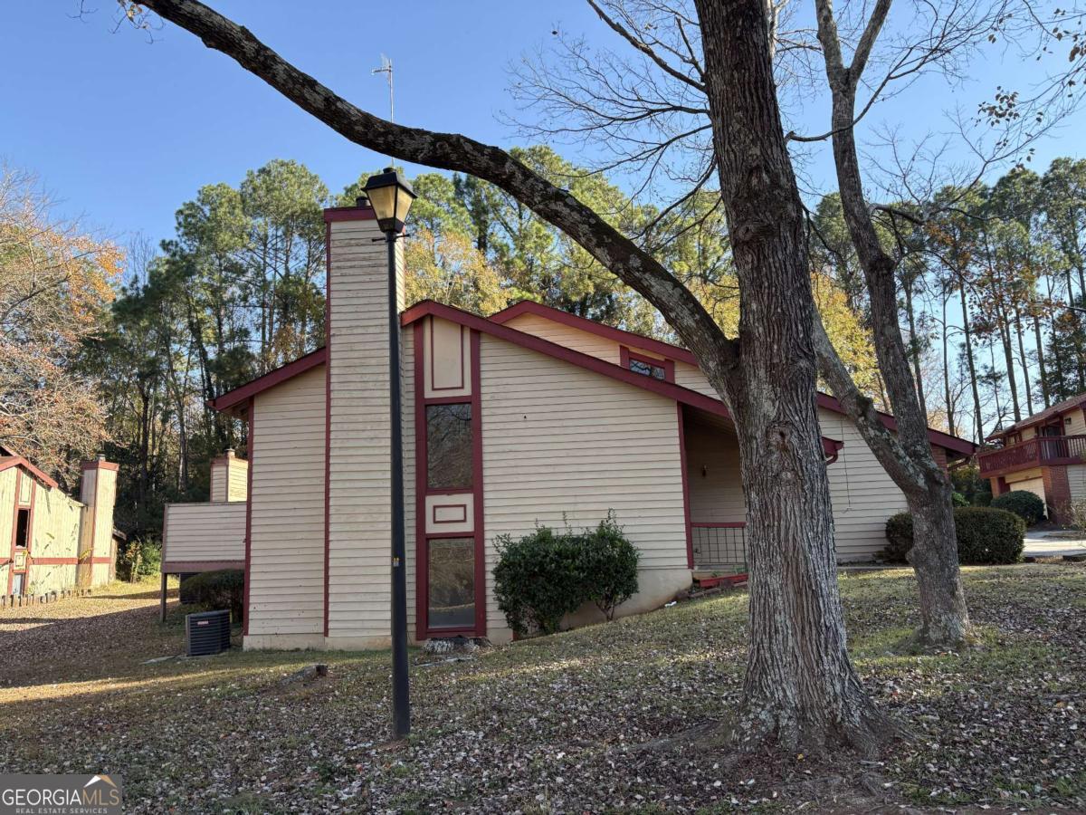 1121 Village Main Street Property Photo 2