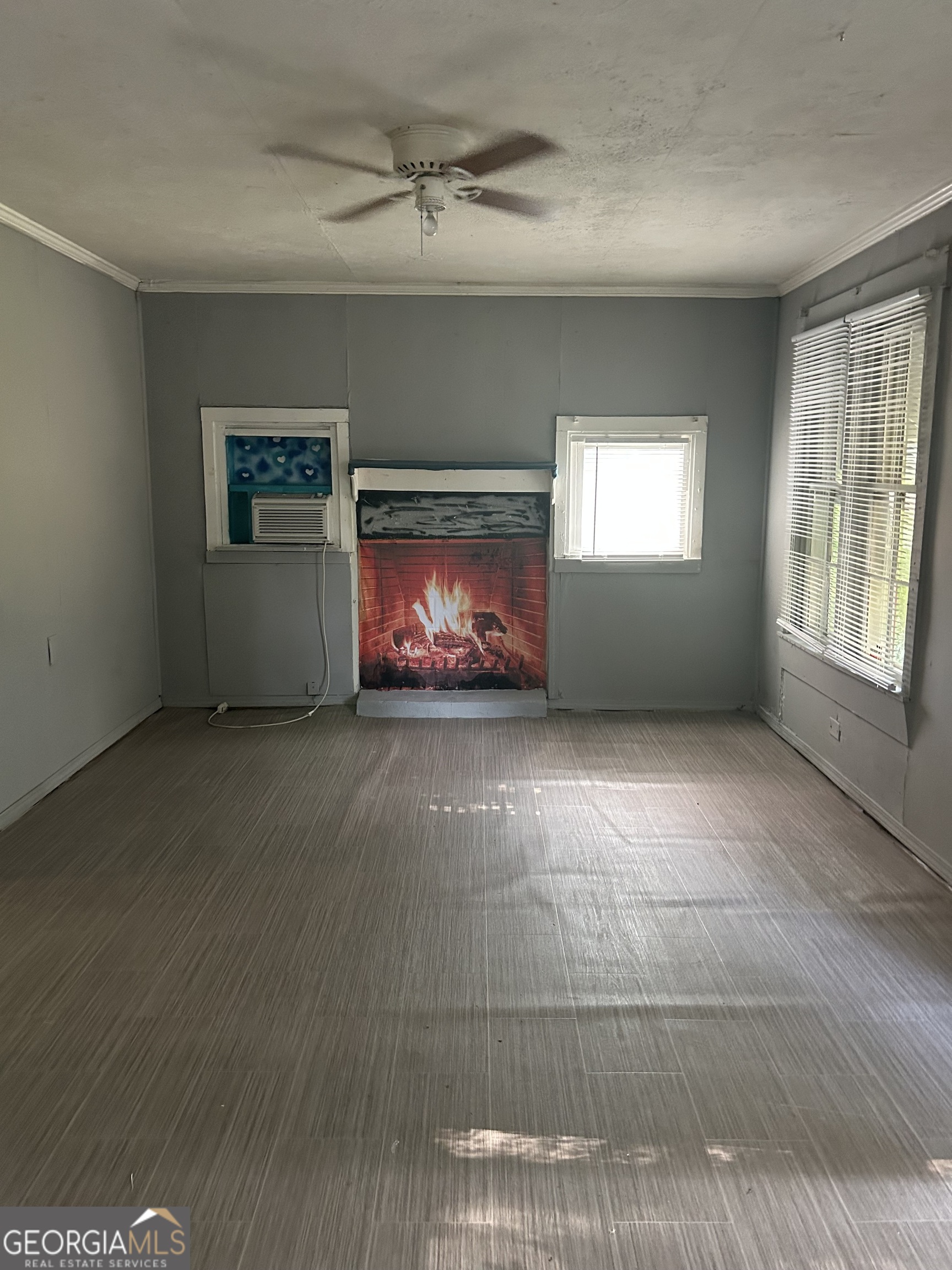 58 Washington Street Property Photo 5