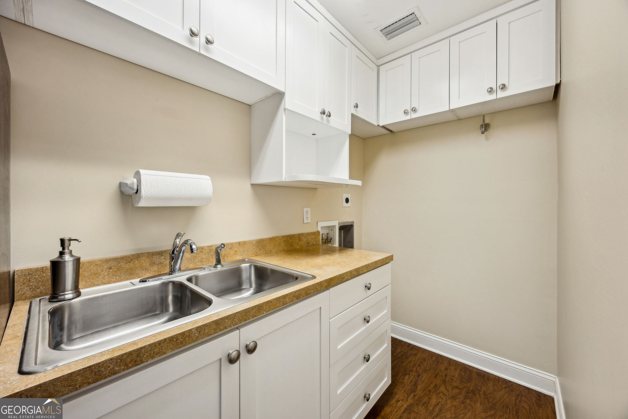 2110 Osborne Road Property Photo 32