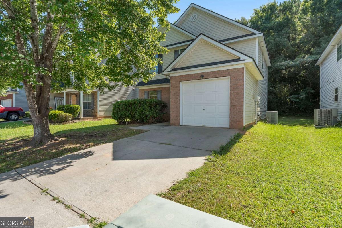 2433 Wood Bend Lane Property Photo 1