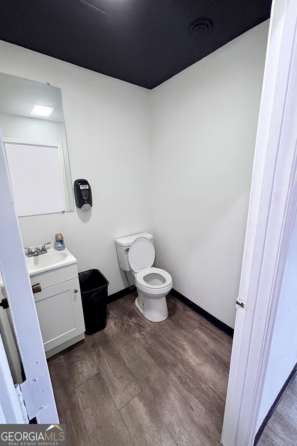 208 E Walnut Avenue Property Photo 13