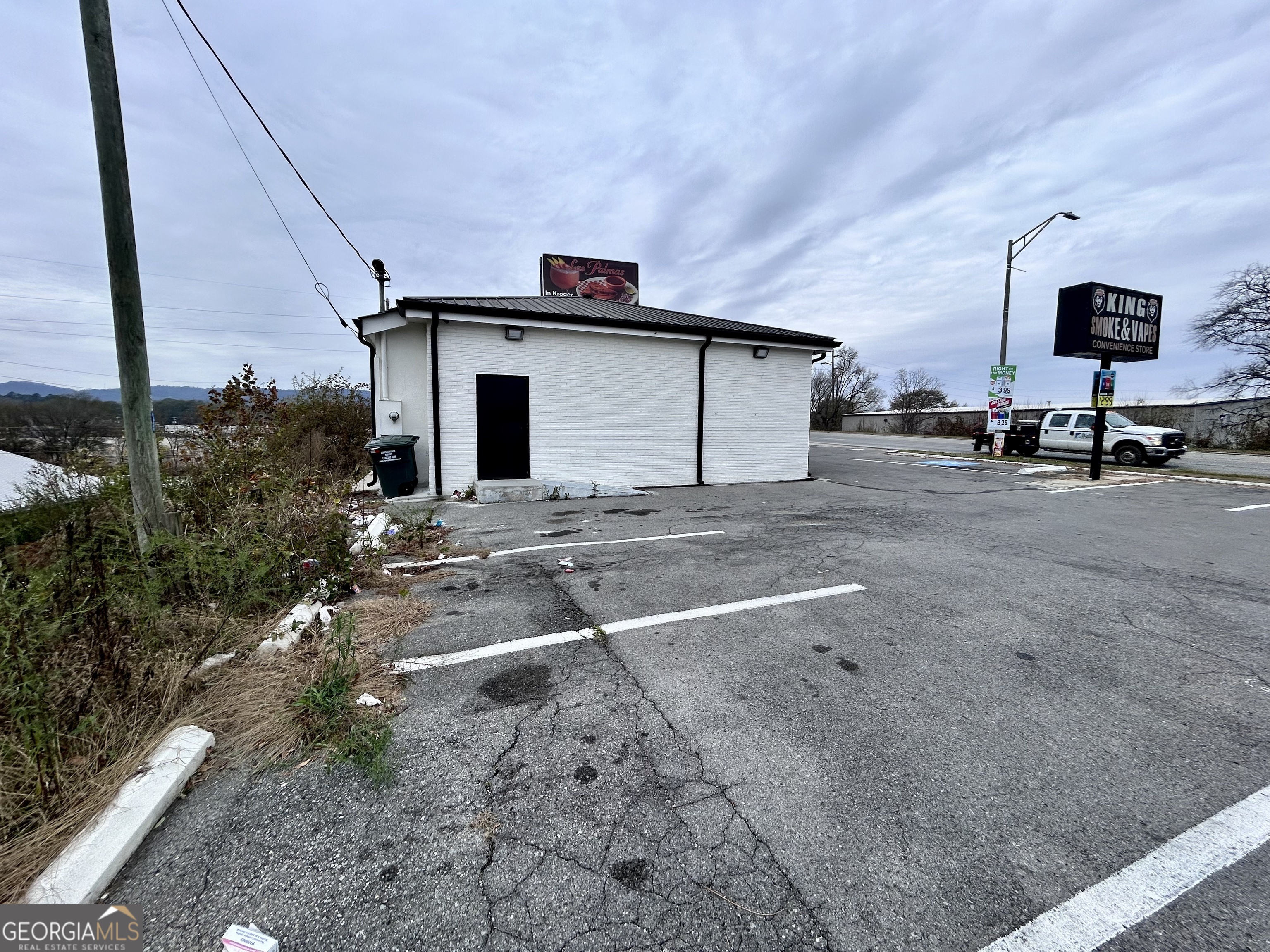 208 E Walnut Avenue Property Photo 17