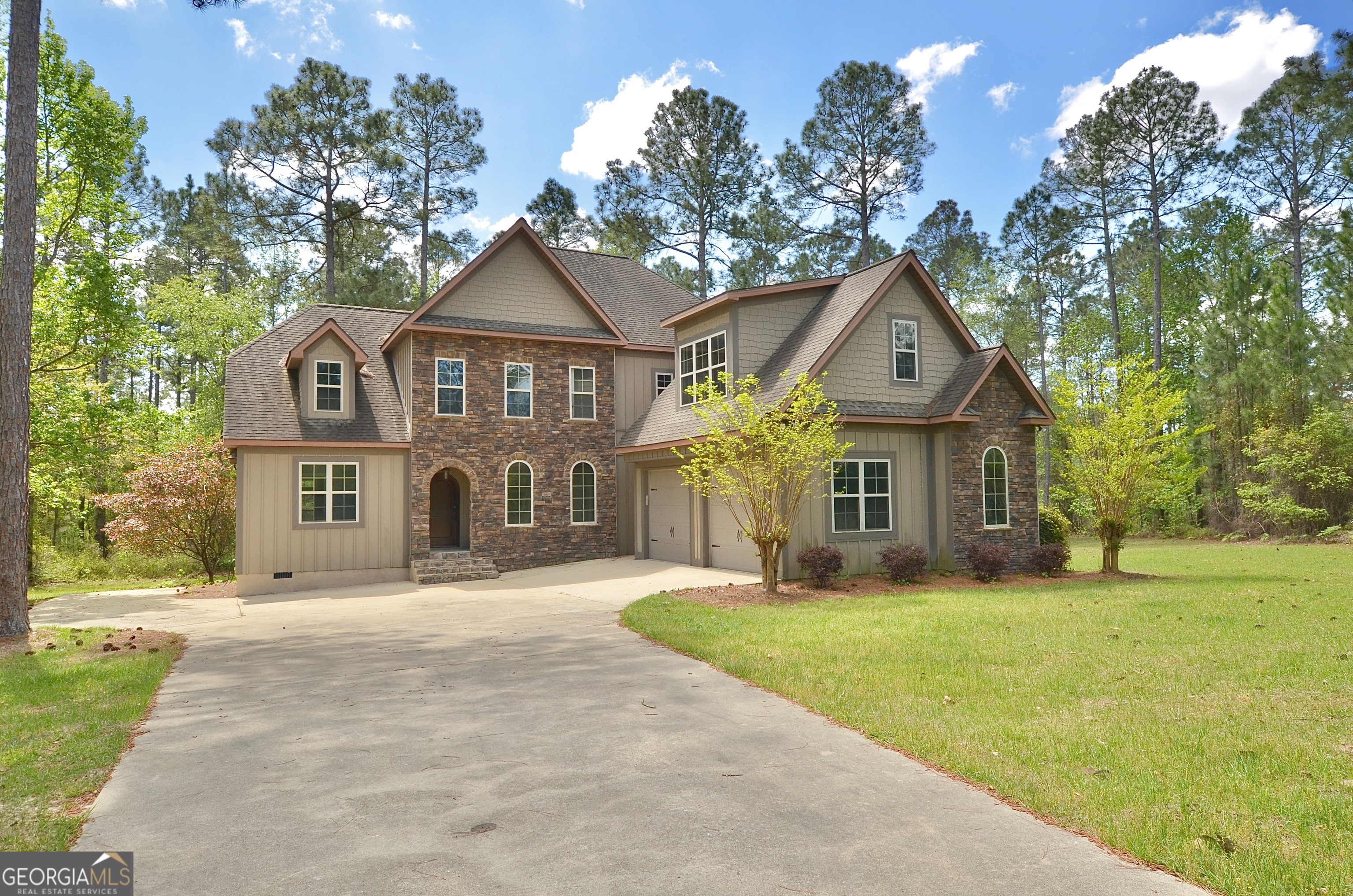 438 Highland Lakes Drive Property Photo 3