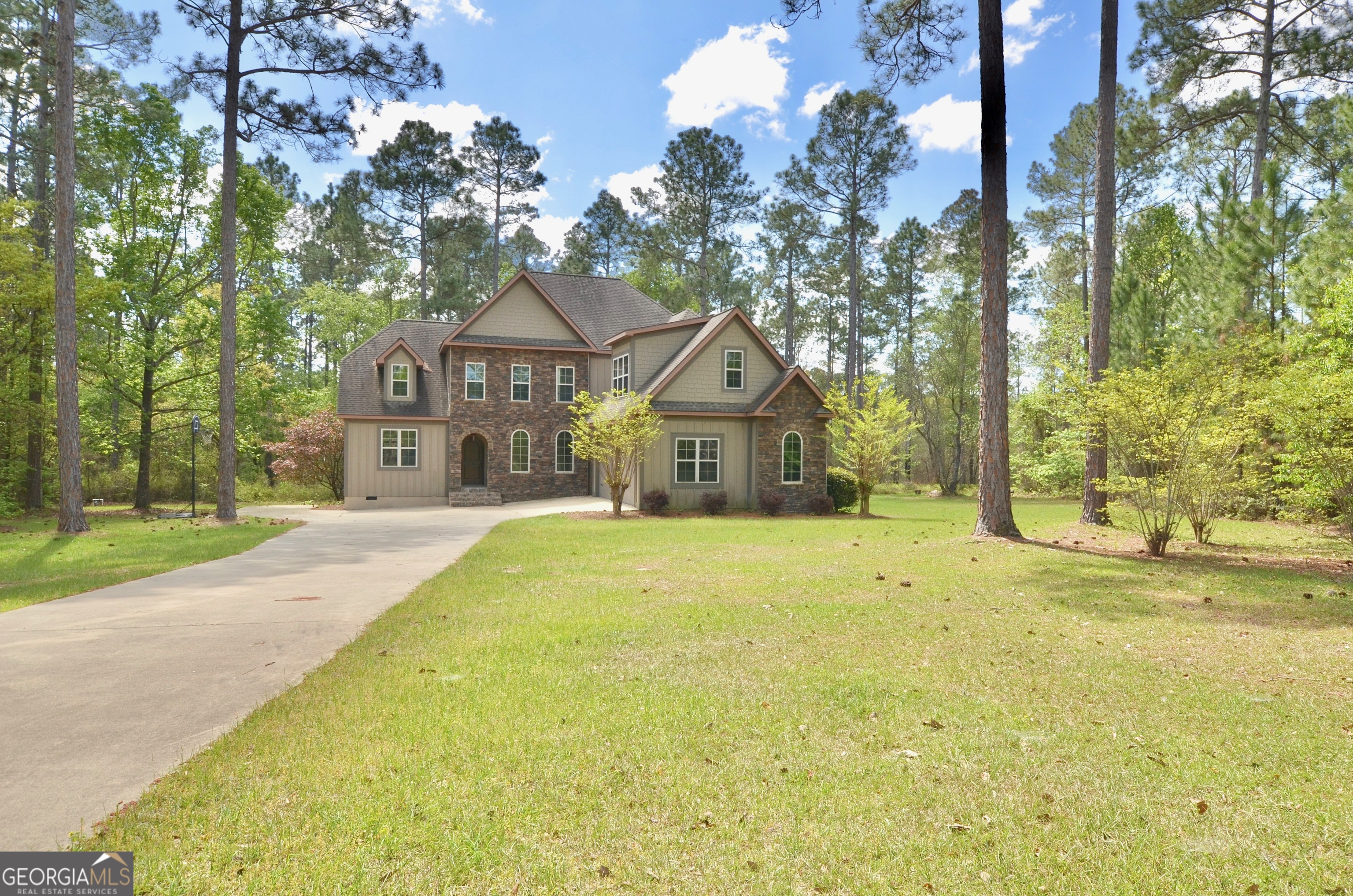 438 Highland Lakes Drive Property Photo 4