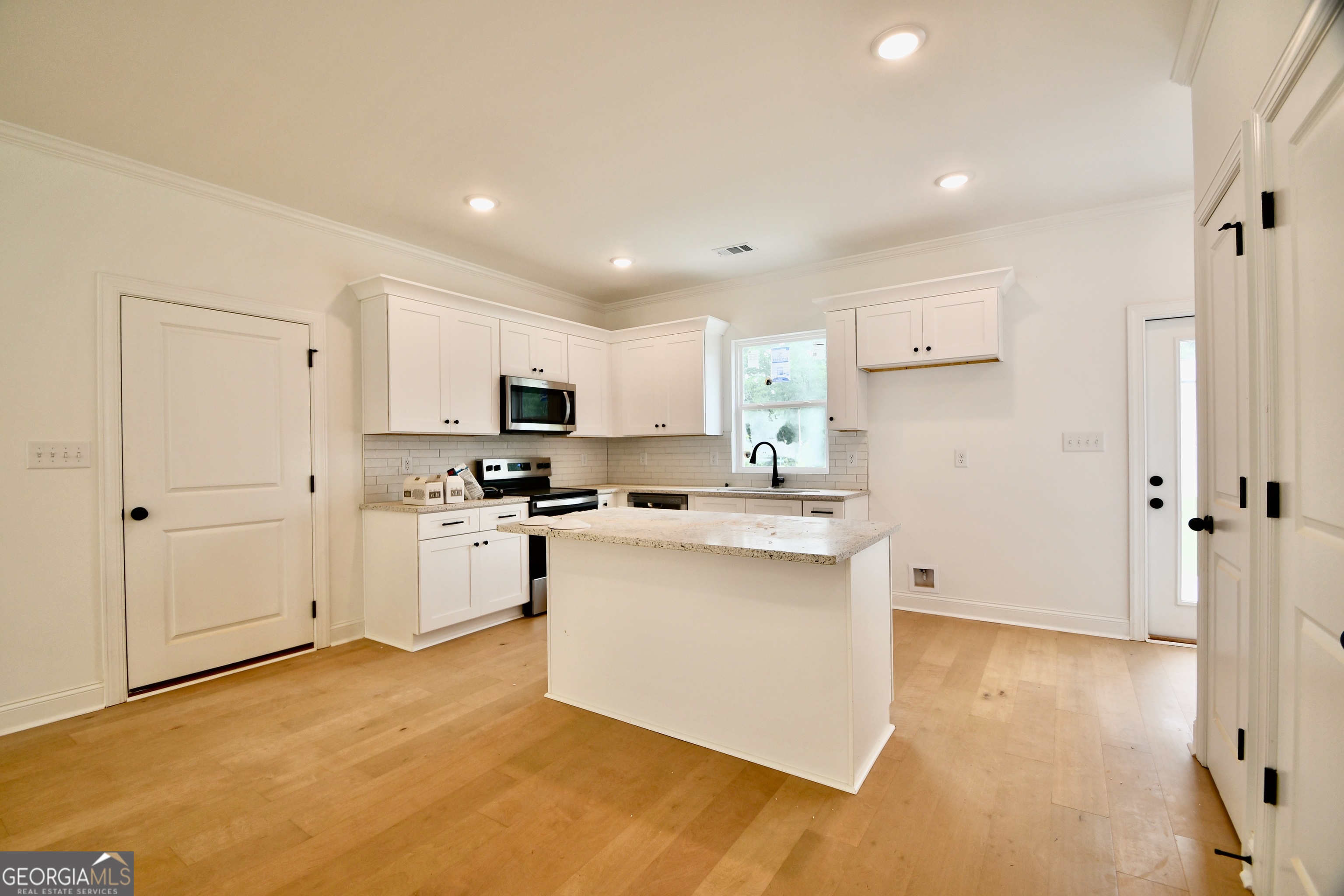 205 Timsbury Drive Property Photo 6