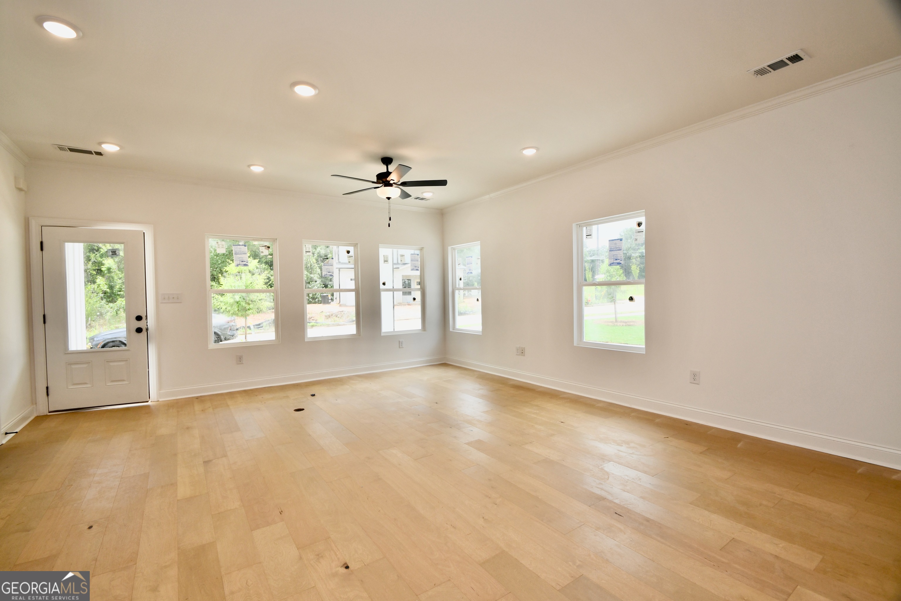 205 Timsbury Drive Property Photo 7