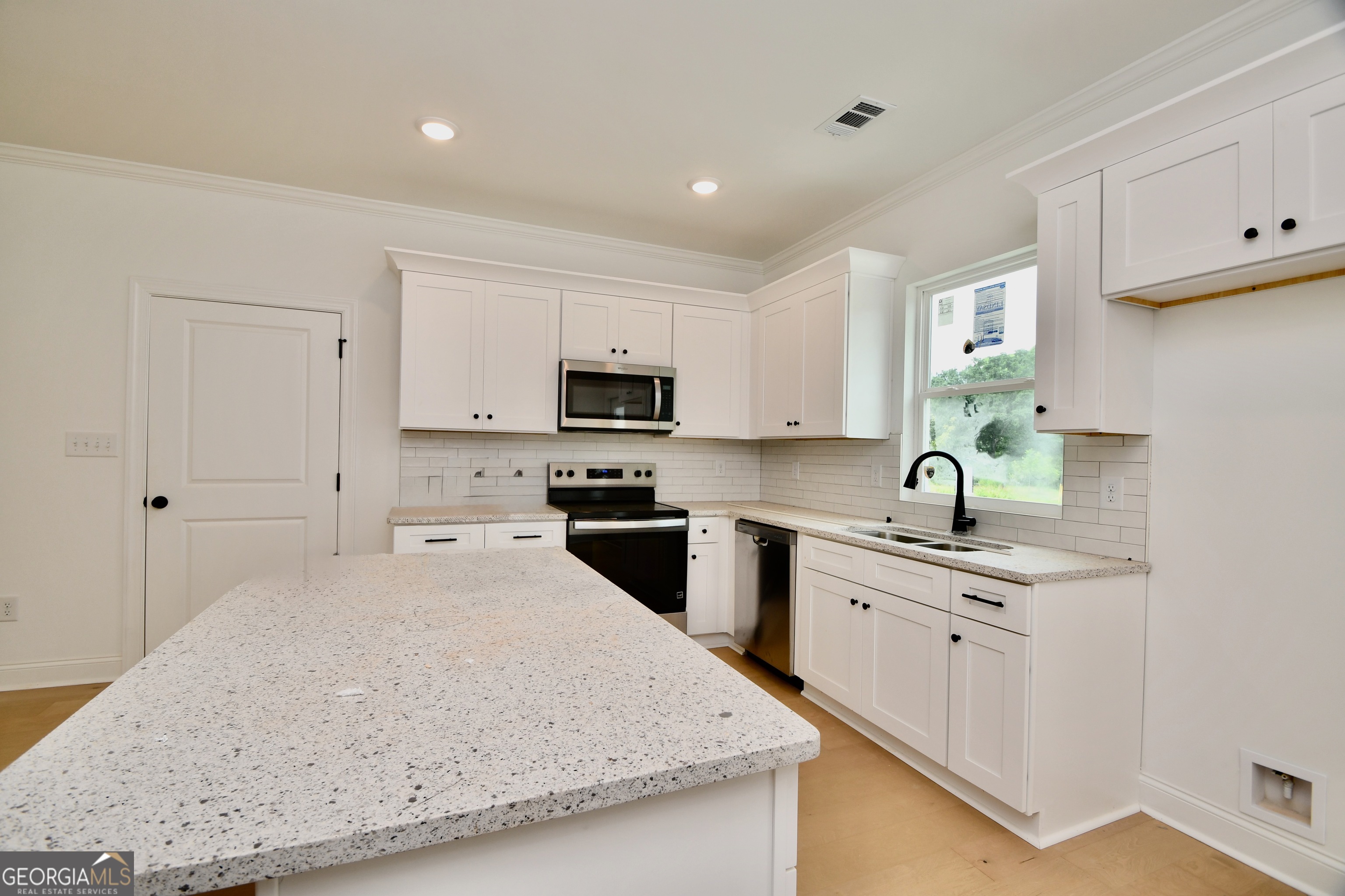 205 Timsbury Drive Property Photo 8