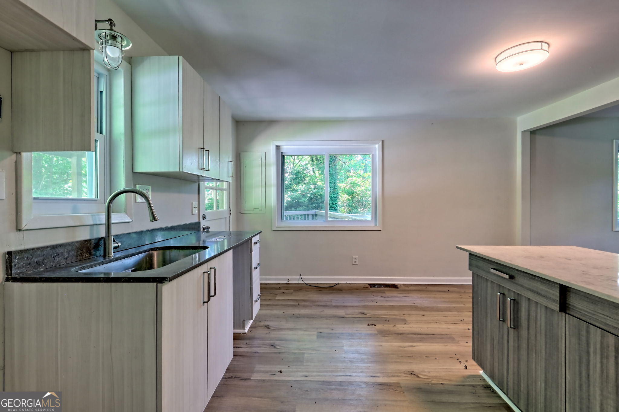 11 Electric Avenue Property Photo 9