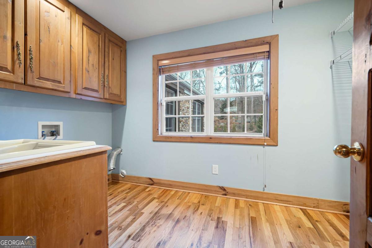 355 Clark Creek Pass Property Photo 47