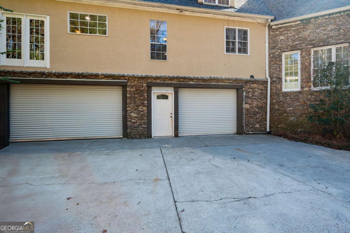355 Clark Creek Pass Property Photo 52