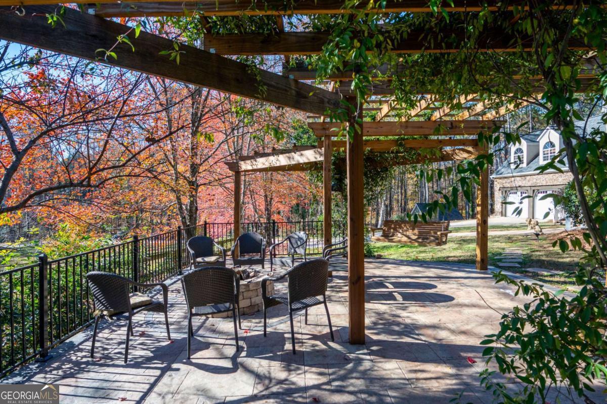 355 Clark Creek Pass Property Photo 59