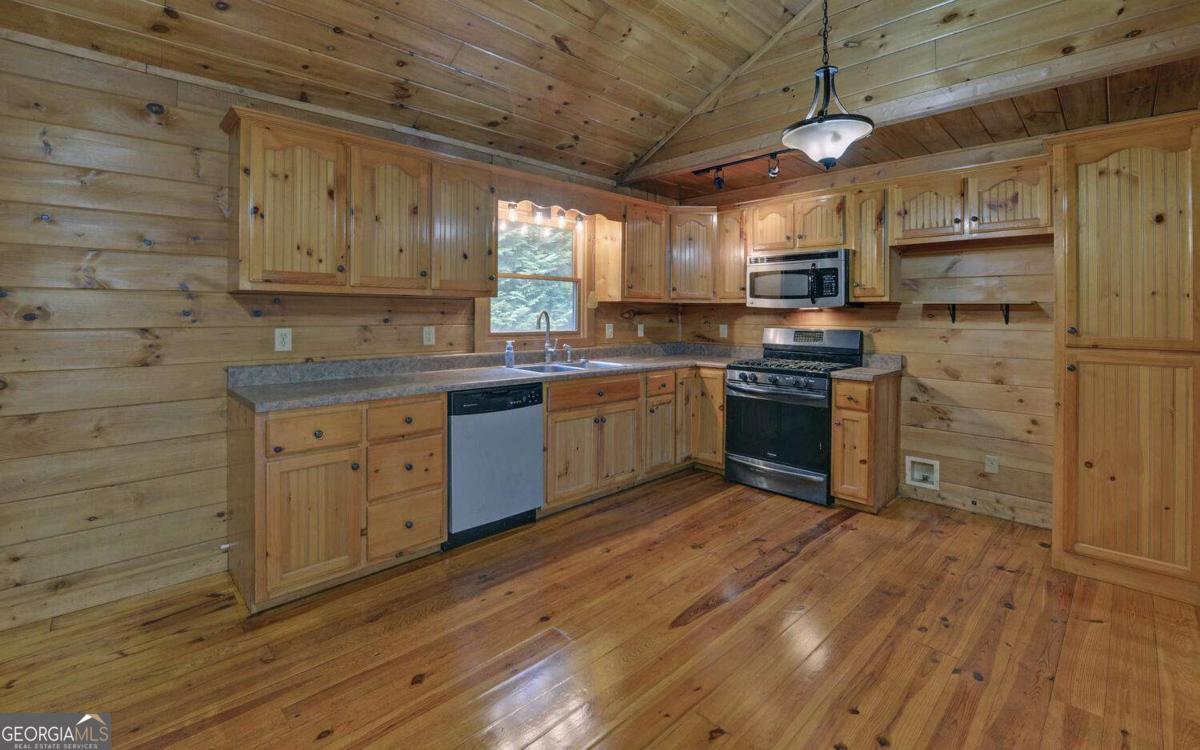 230 Pine Forest Loop Property Photo 3