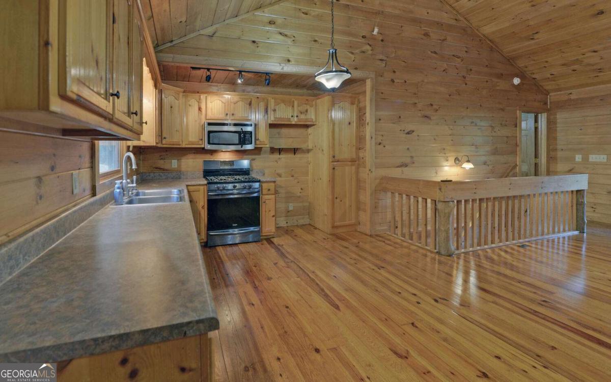 230 Pine Forest Loop Property Photo 5