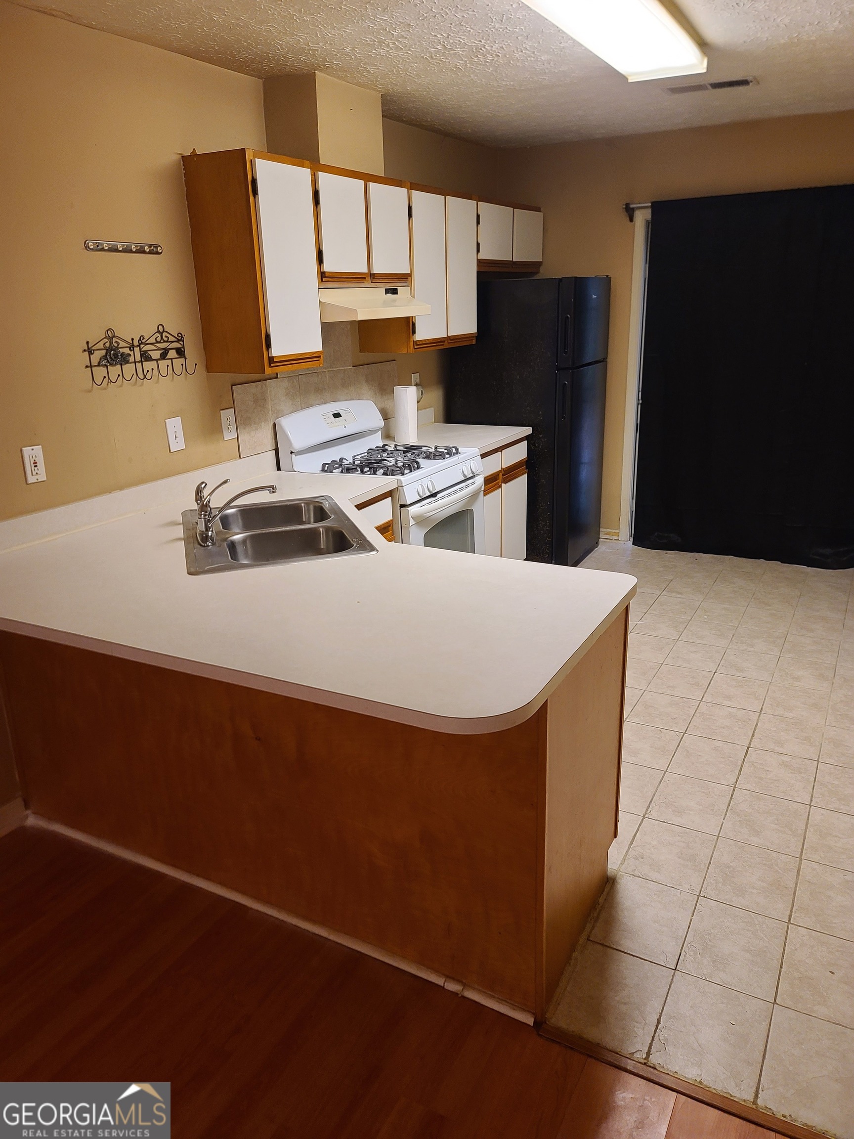 807 Boston Common Property Photo 5