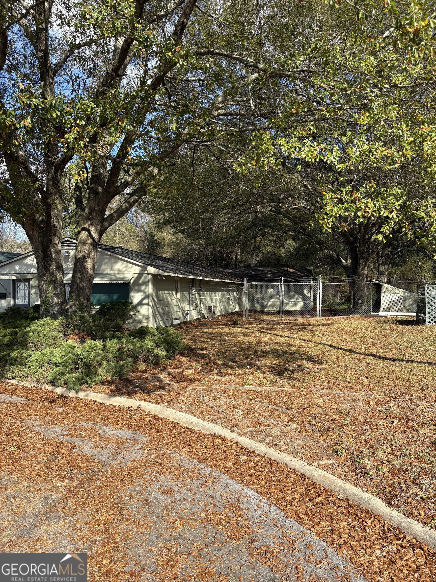 12 Commerce Court Property Photo 5