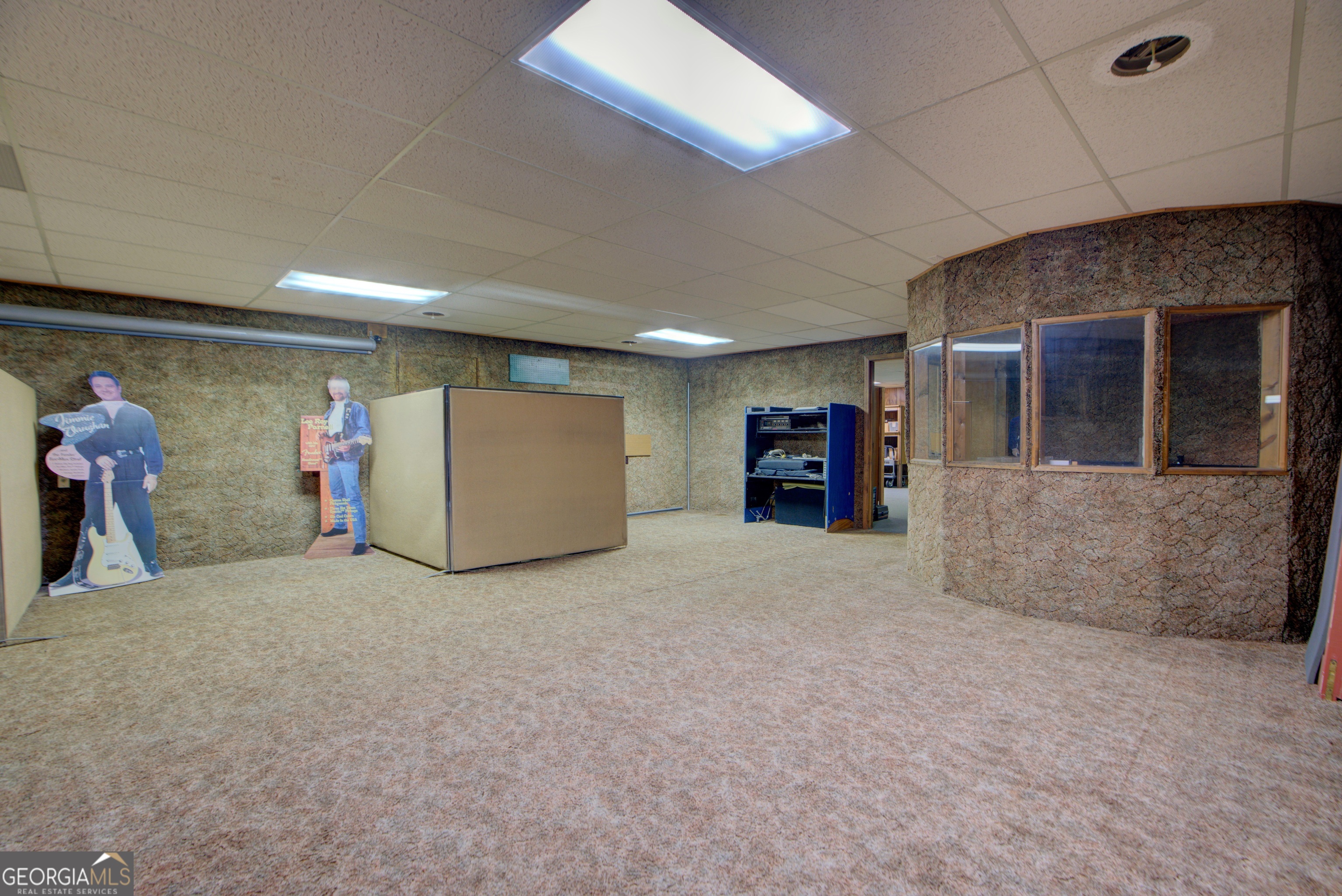12 Commerce Court Property Photo 21