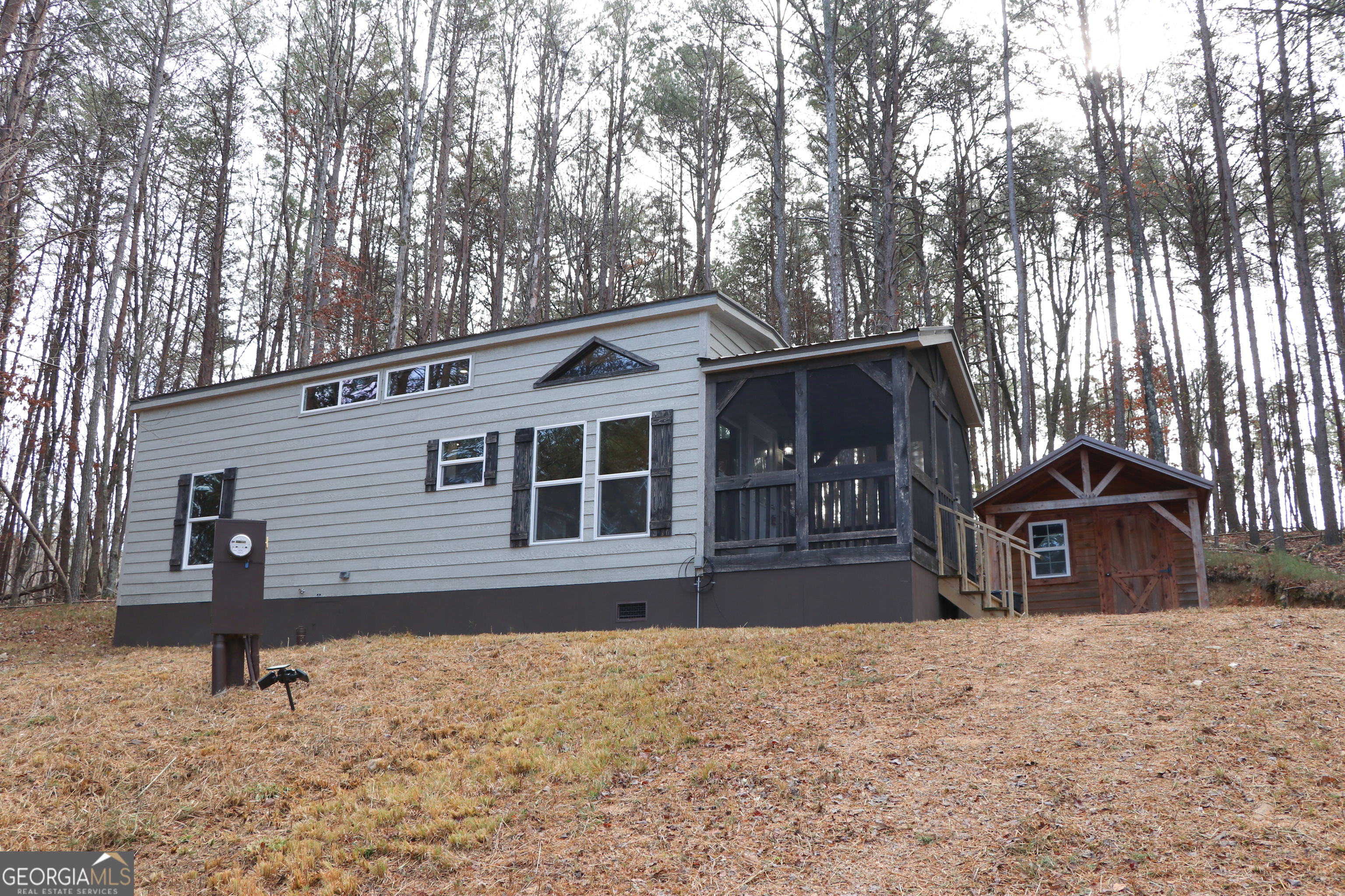 1217 Henderson Circle Property Photo 3
