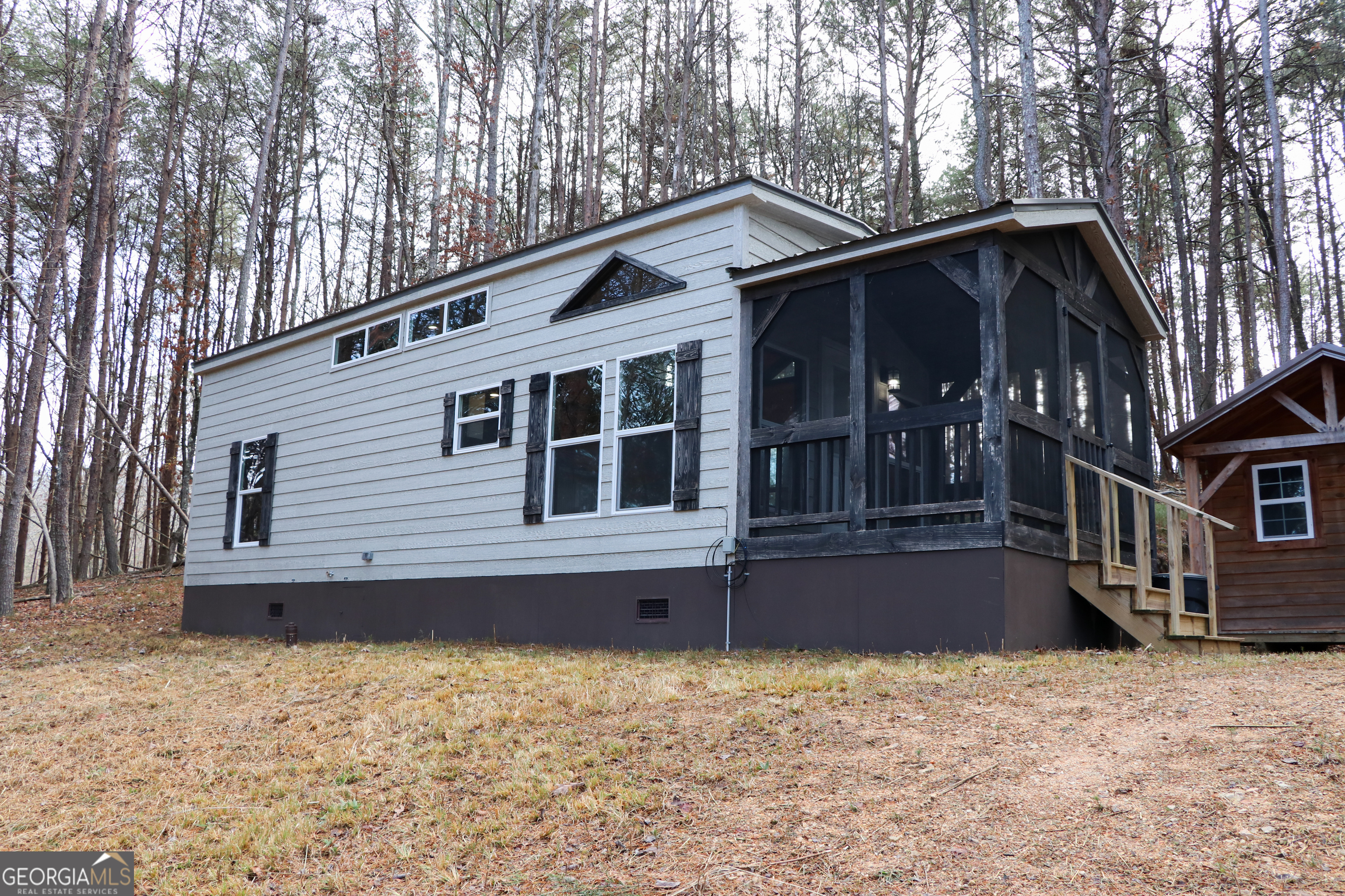 1217 Henderson Circle Property Photo 4