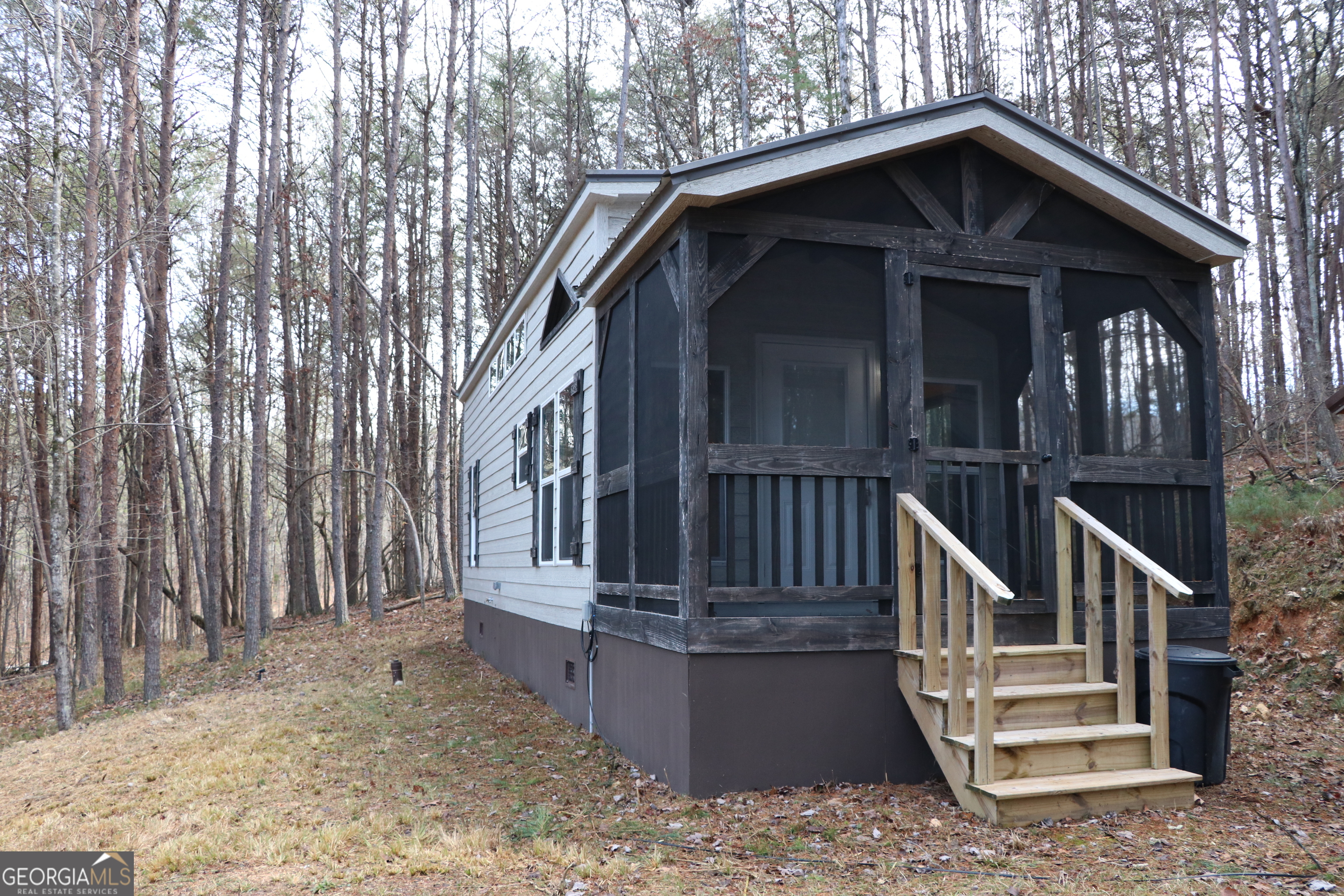 1217 Henderson Circle Property Photo 5