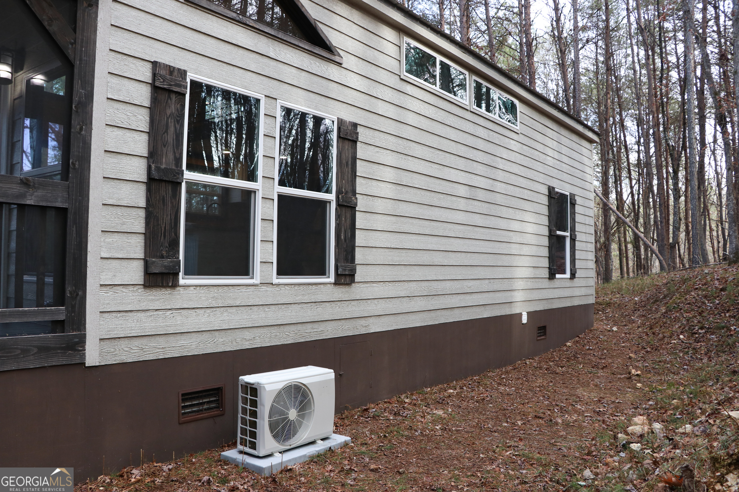 1217 Henderson Circle Property Photo 9