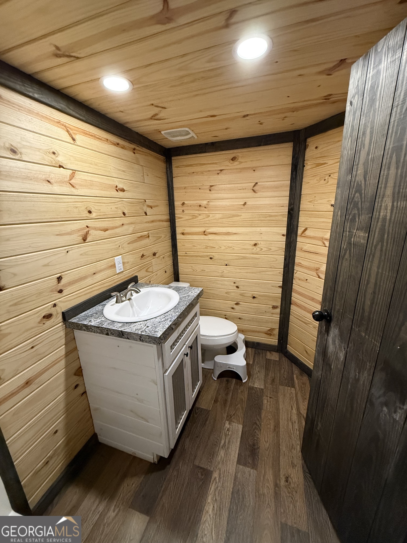 1217 Henderson Circle Property Photo 39