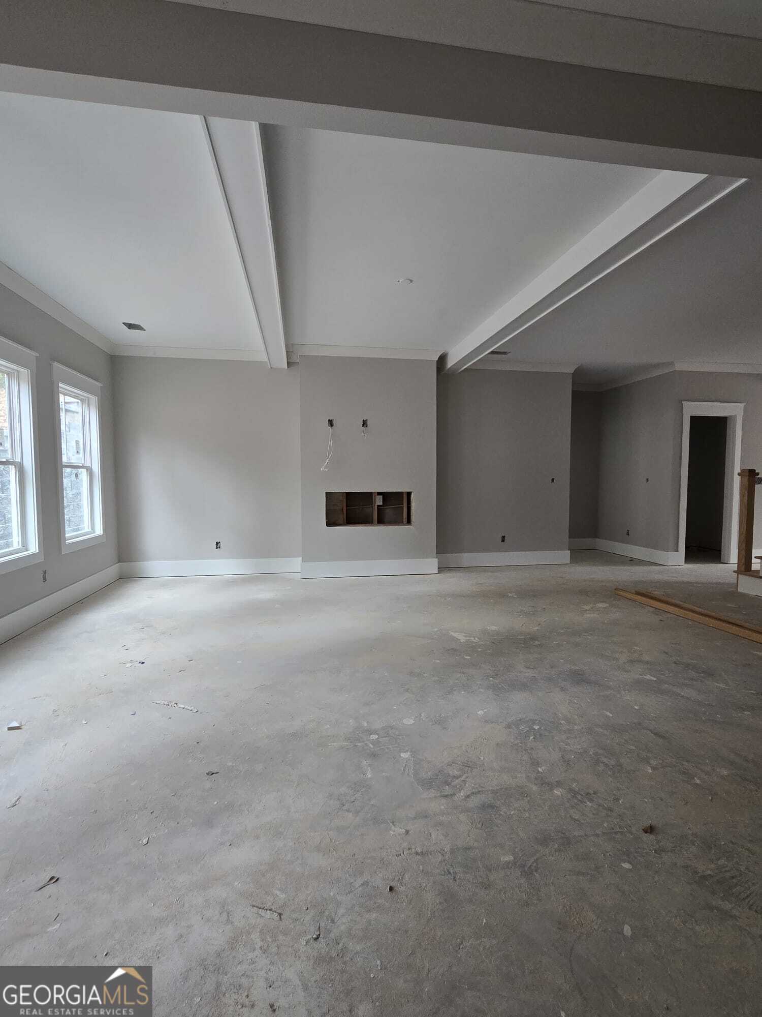 3365 Northside Drive Property Photo 6