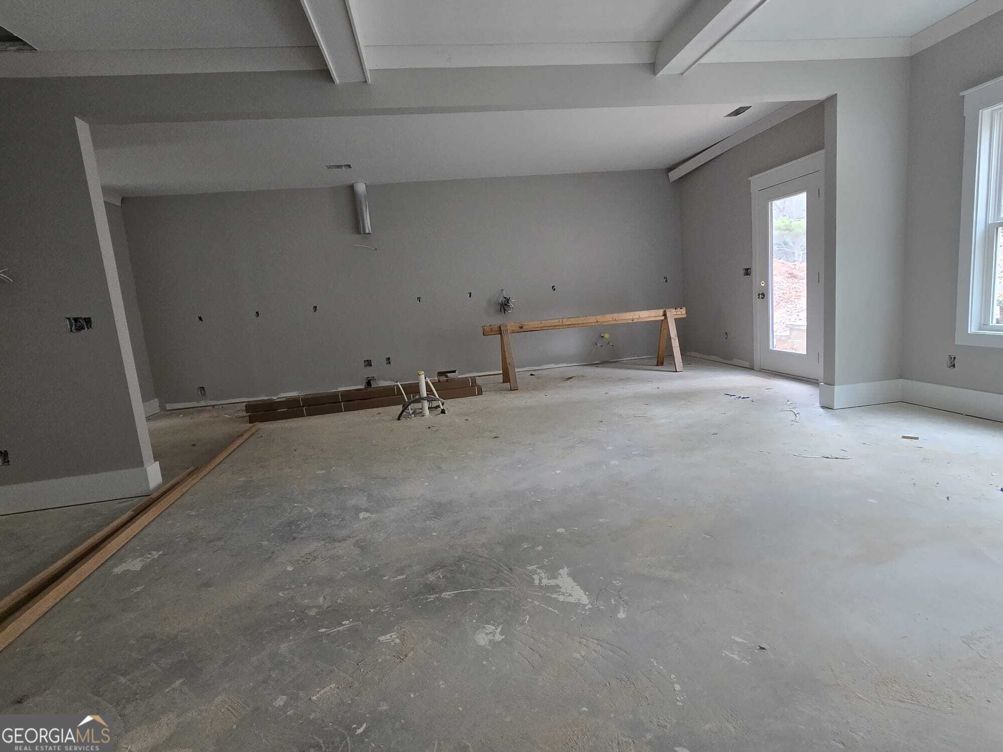 3365 Northside Drive Property Photo 11
