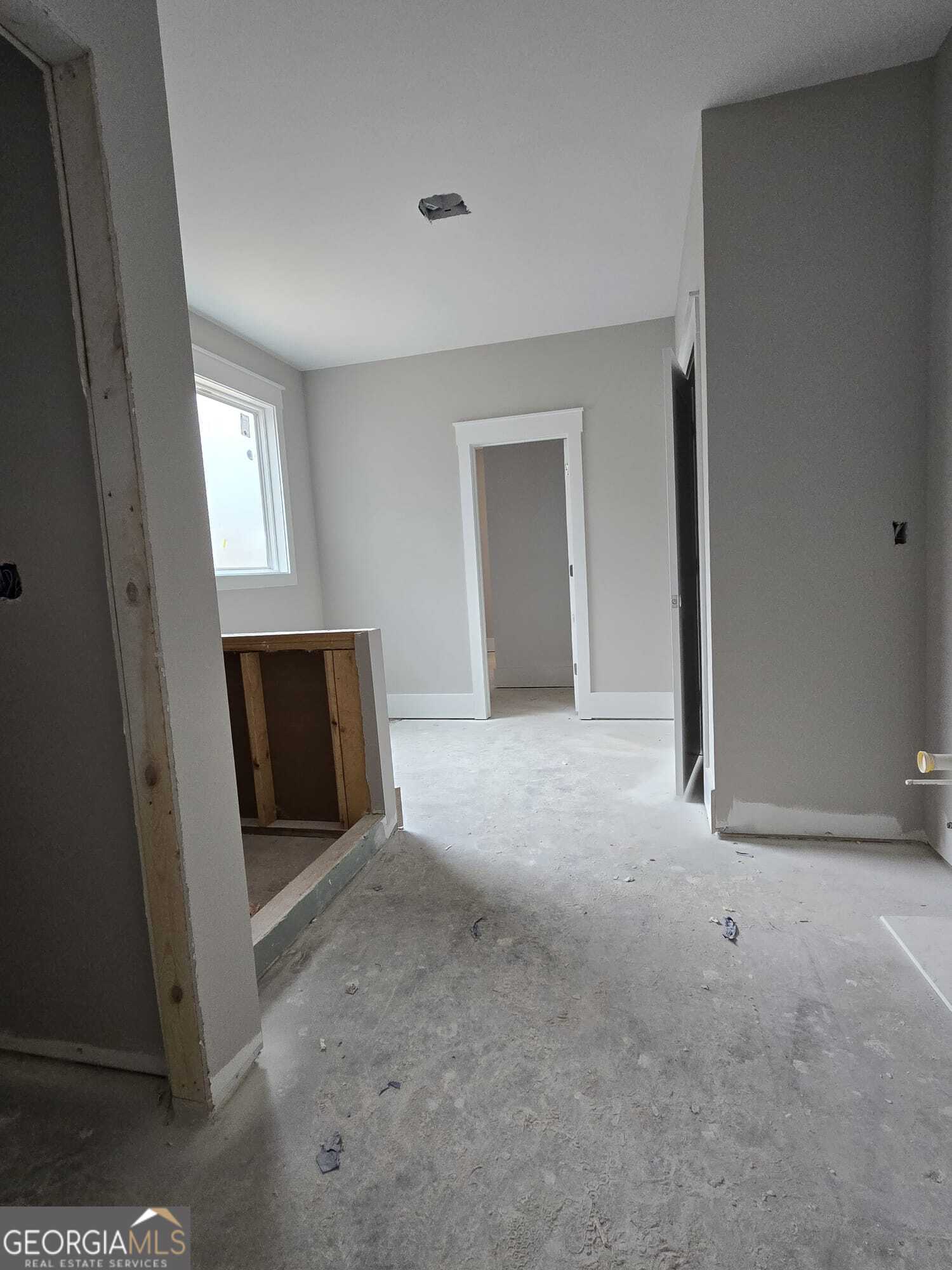 3365 Northside Drive Property Photo 13