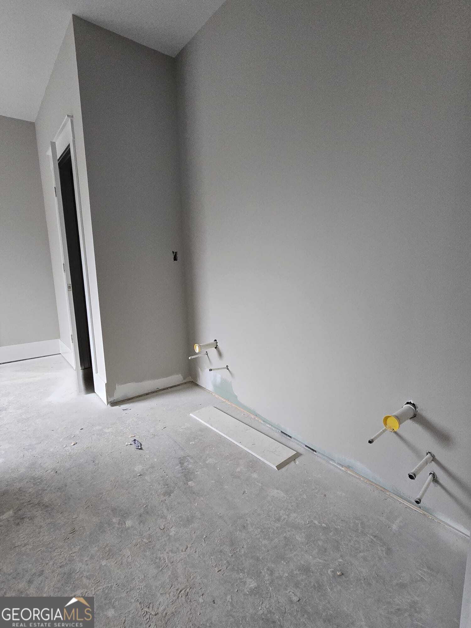 3365 Northside Drive Property Photo 14