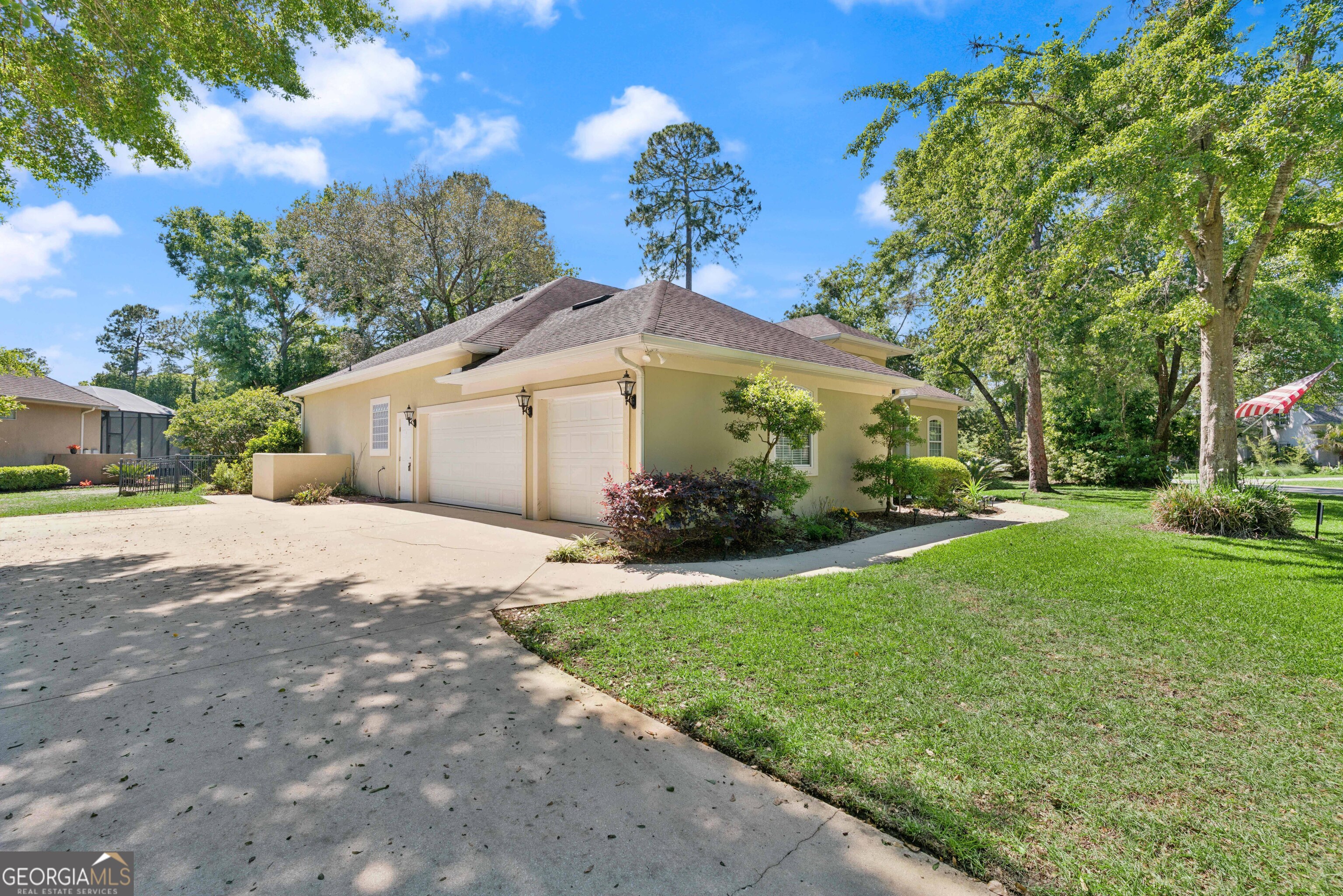 1026 Greenwillow Drive Property Photo 3