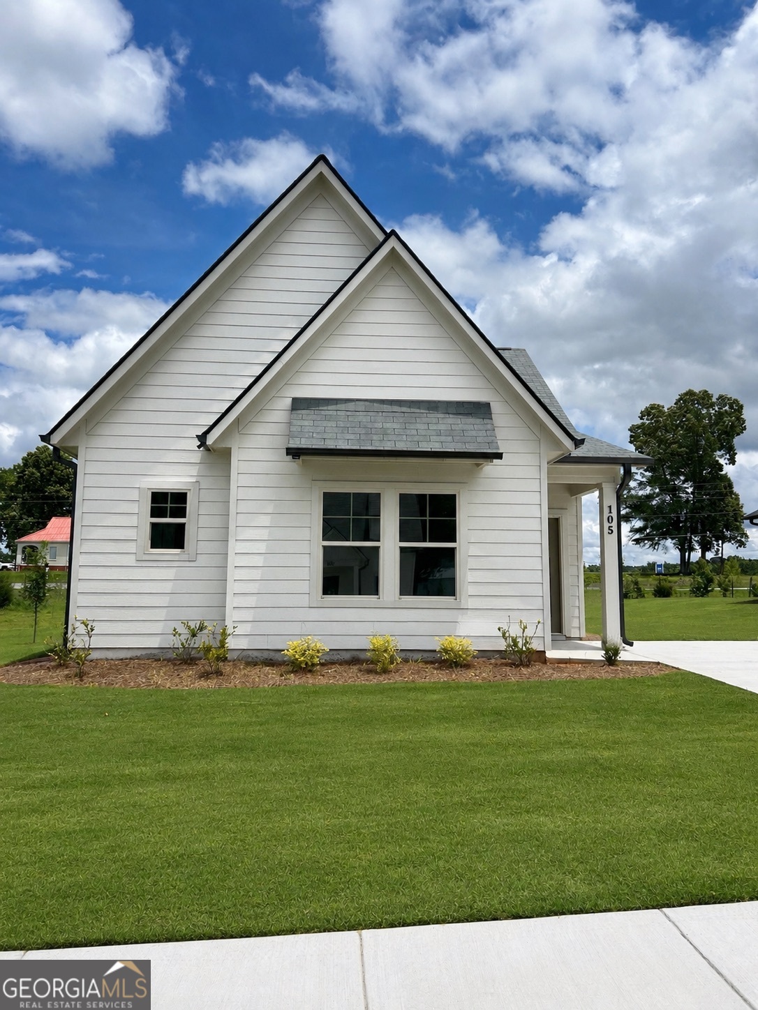 105 Winston Way Property Photo 1
