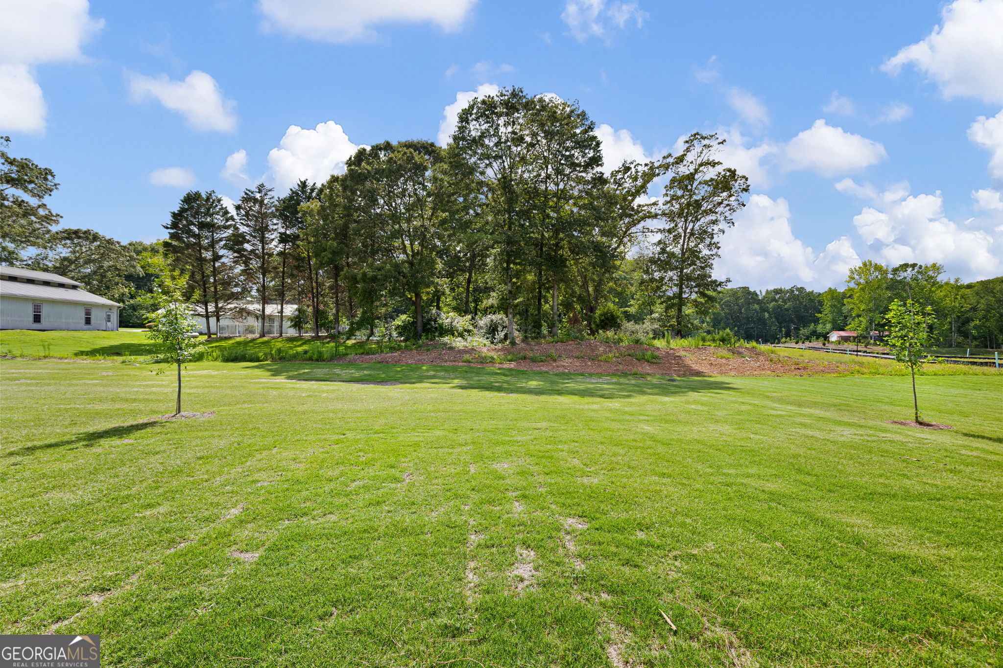 105 Winston Way Property Photo 5