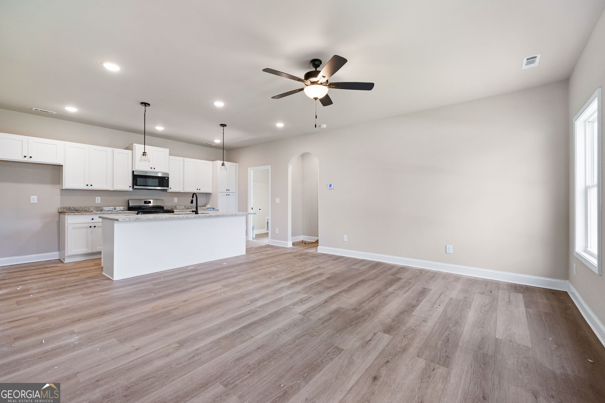 105 Winston Way Property Photo 10