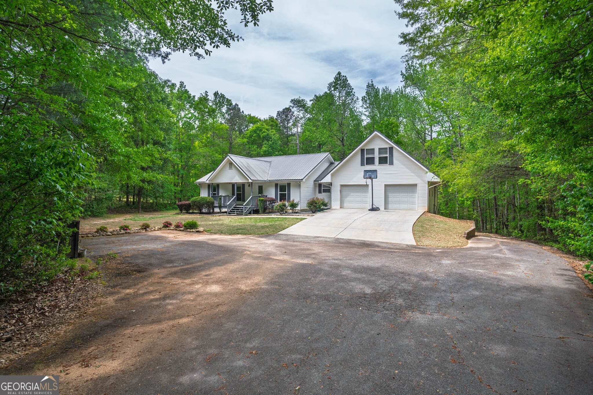 281 Laney Drive Property Photo 3