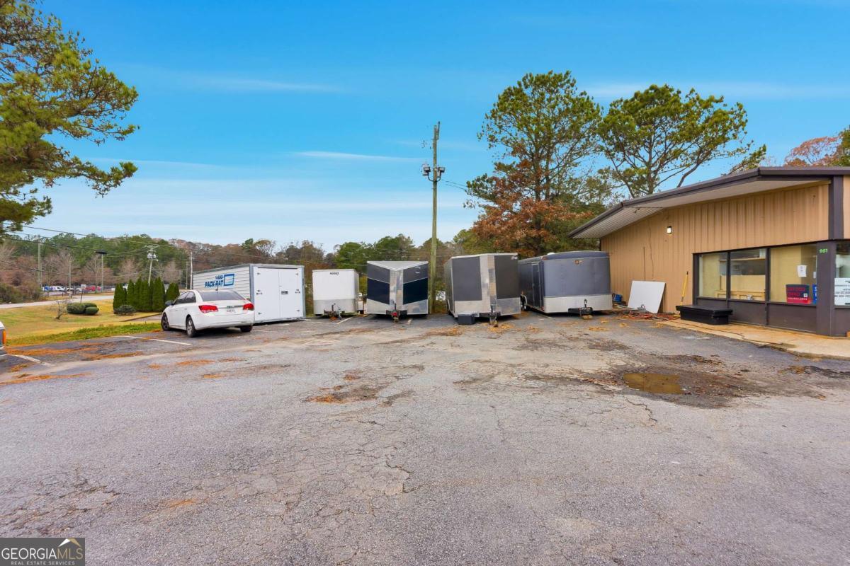 961 Shallowford Road Ne Property Photo 1
