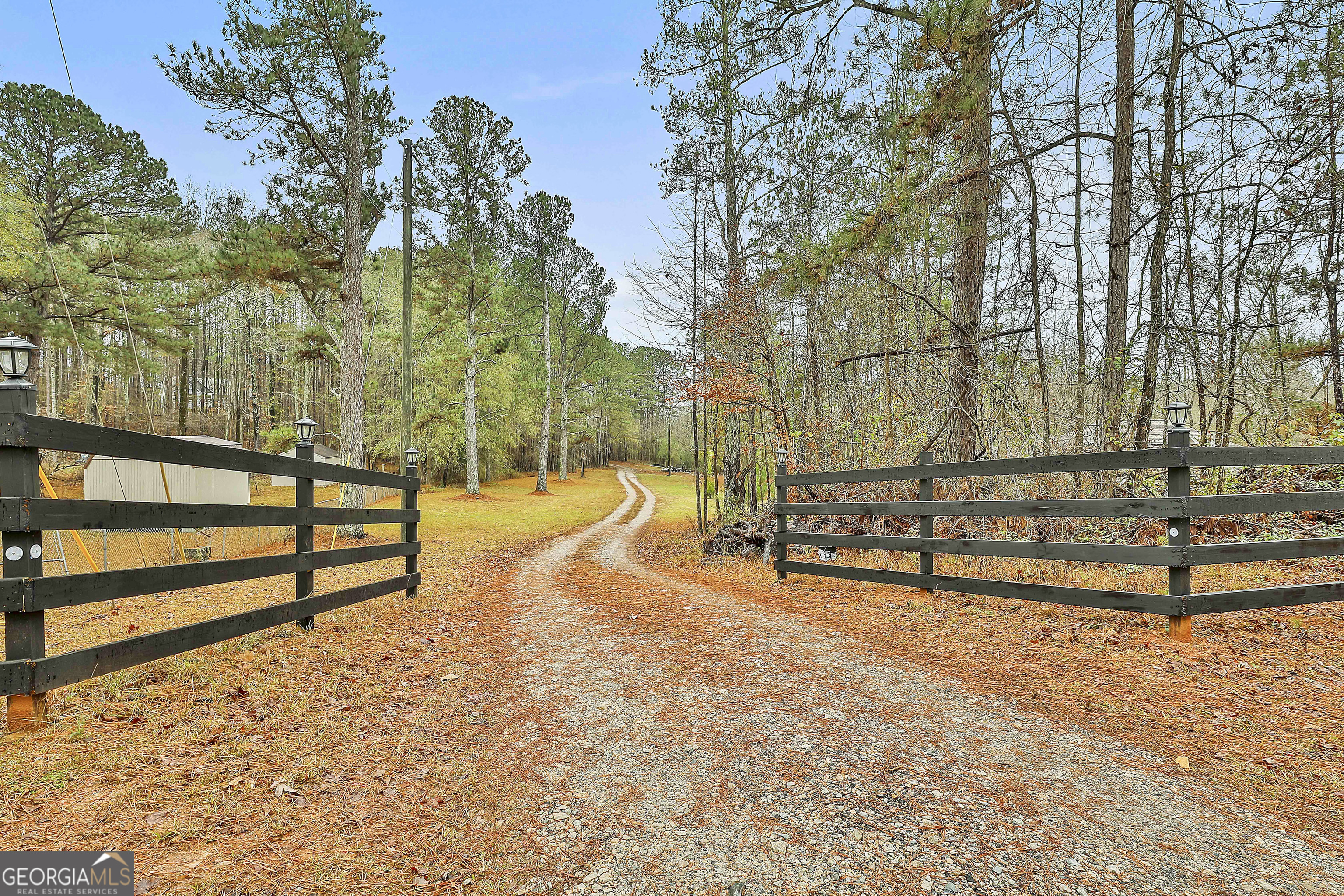 250 Mobley Bridge Road Property Photo 3