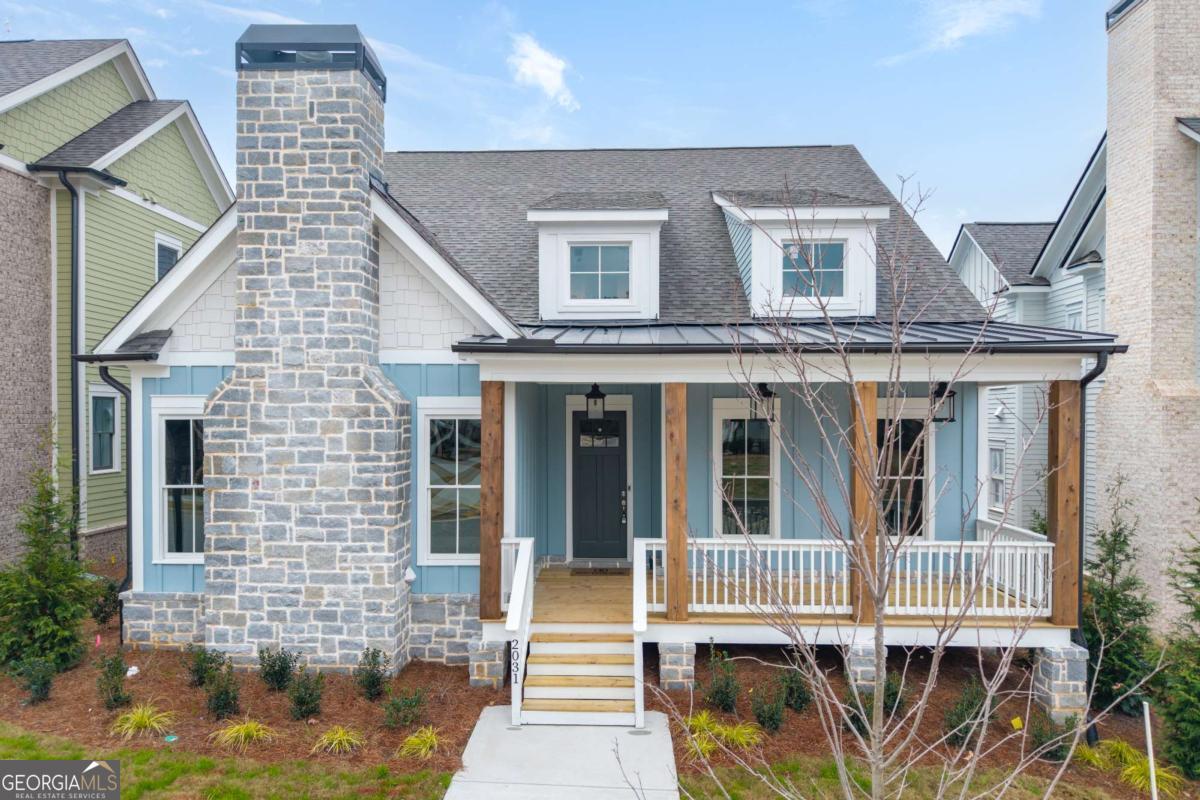 2031 Village Walk Property Photo 1