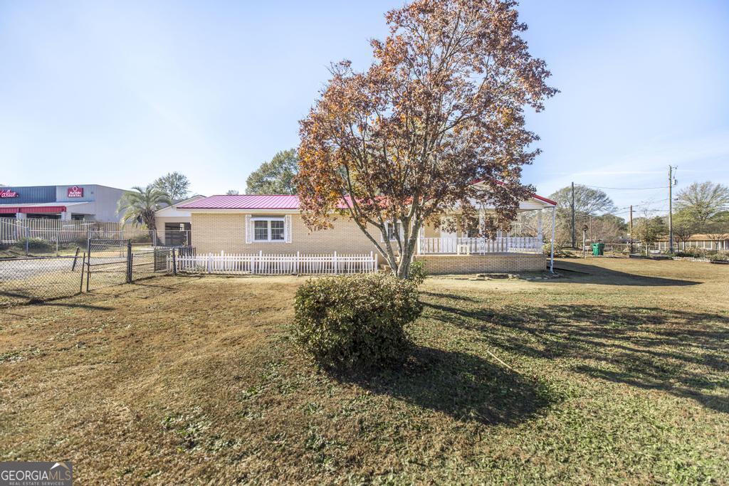 100 Glenwood Avenue Property Photo 2