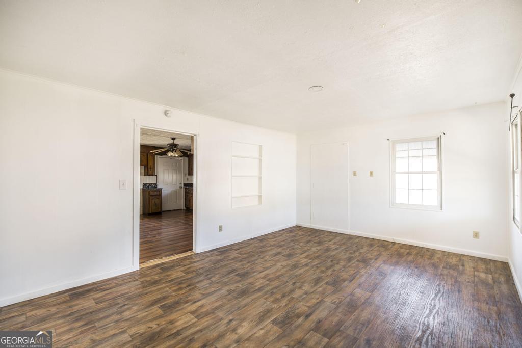 100 Glenwood Avenue Property Photo 10